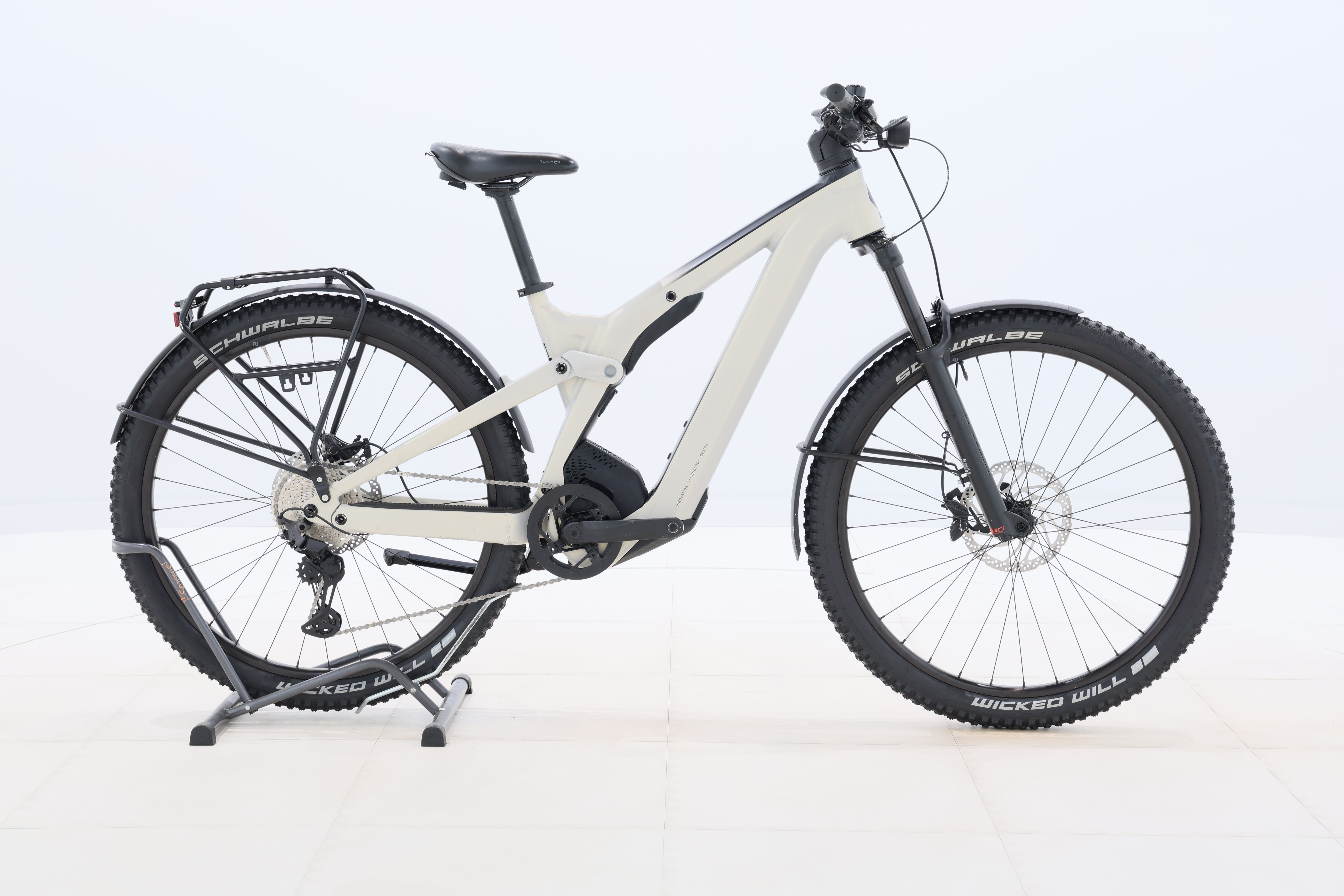 01a30d54-7bf4-42bb-89e5-3c07b74aa495