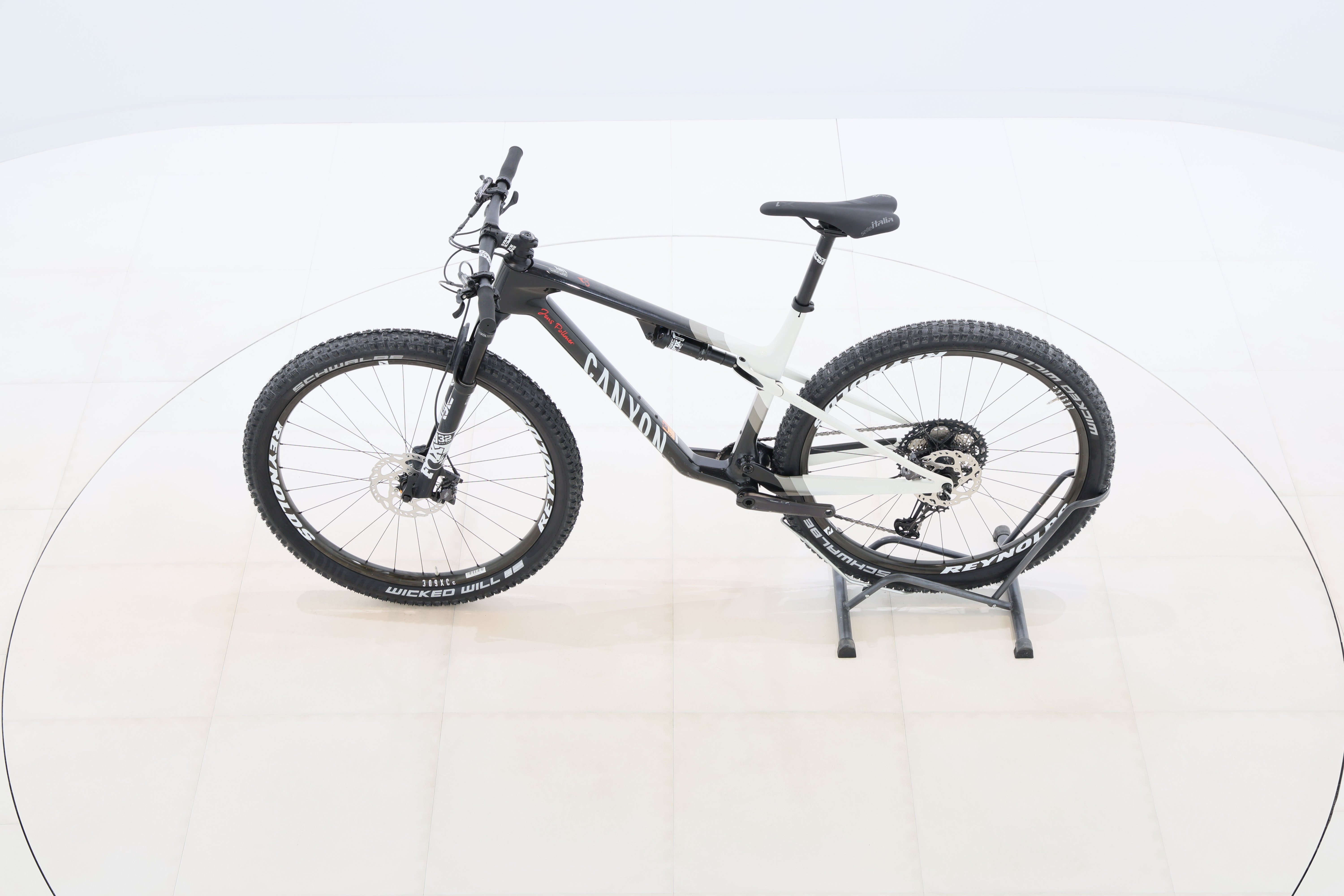 98a8b976-3d67-42a8-b642-c1c55ae7fb0e