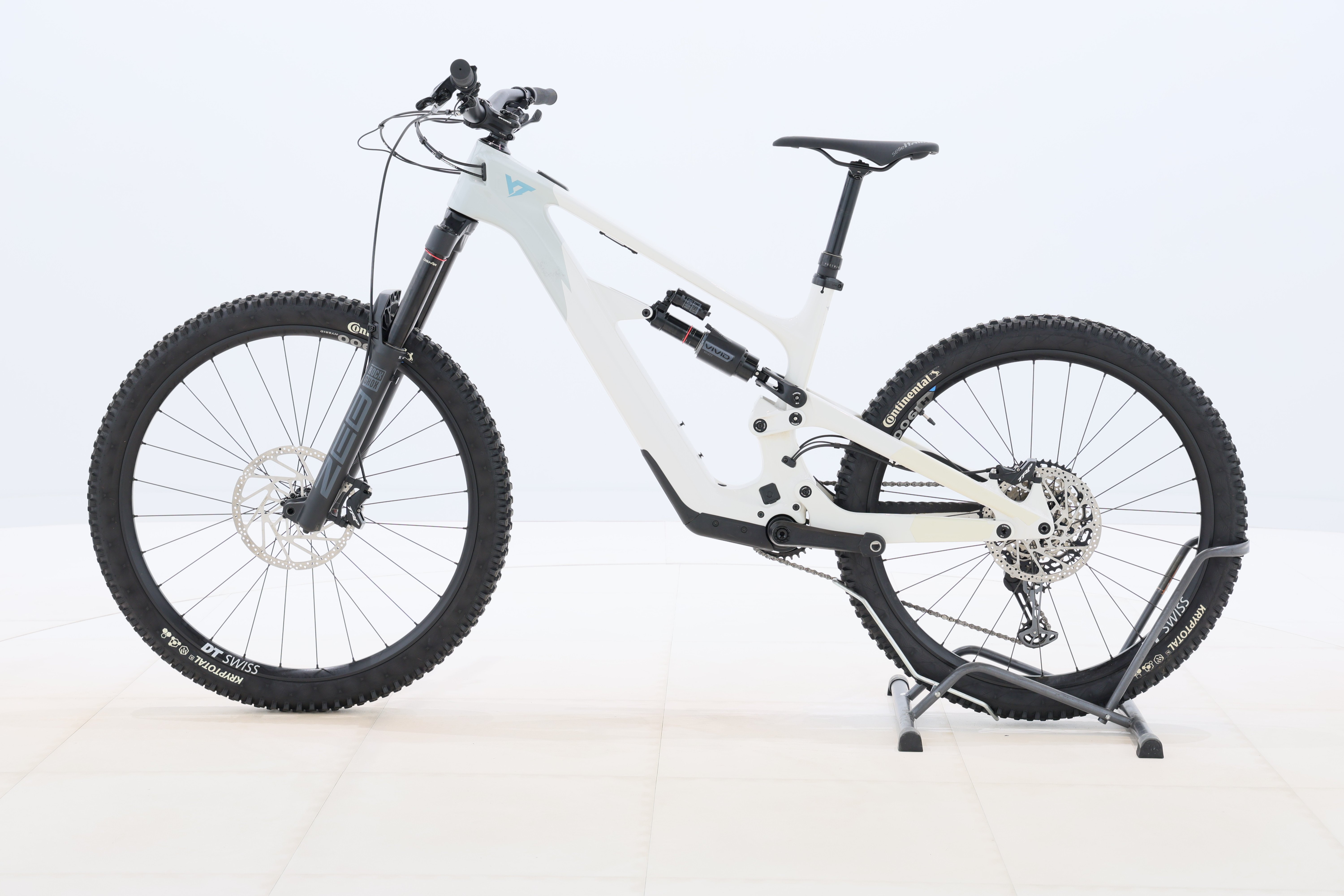 c1e8e386-ebf9-40f9-b994-0b6834216cb8