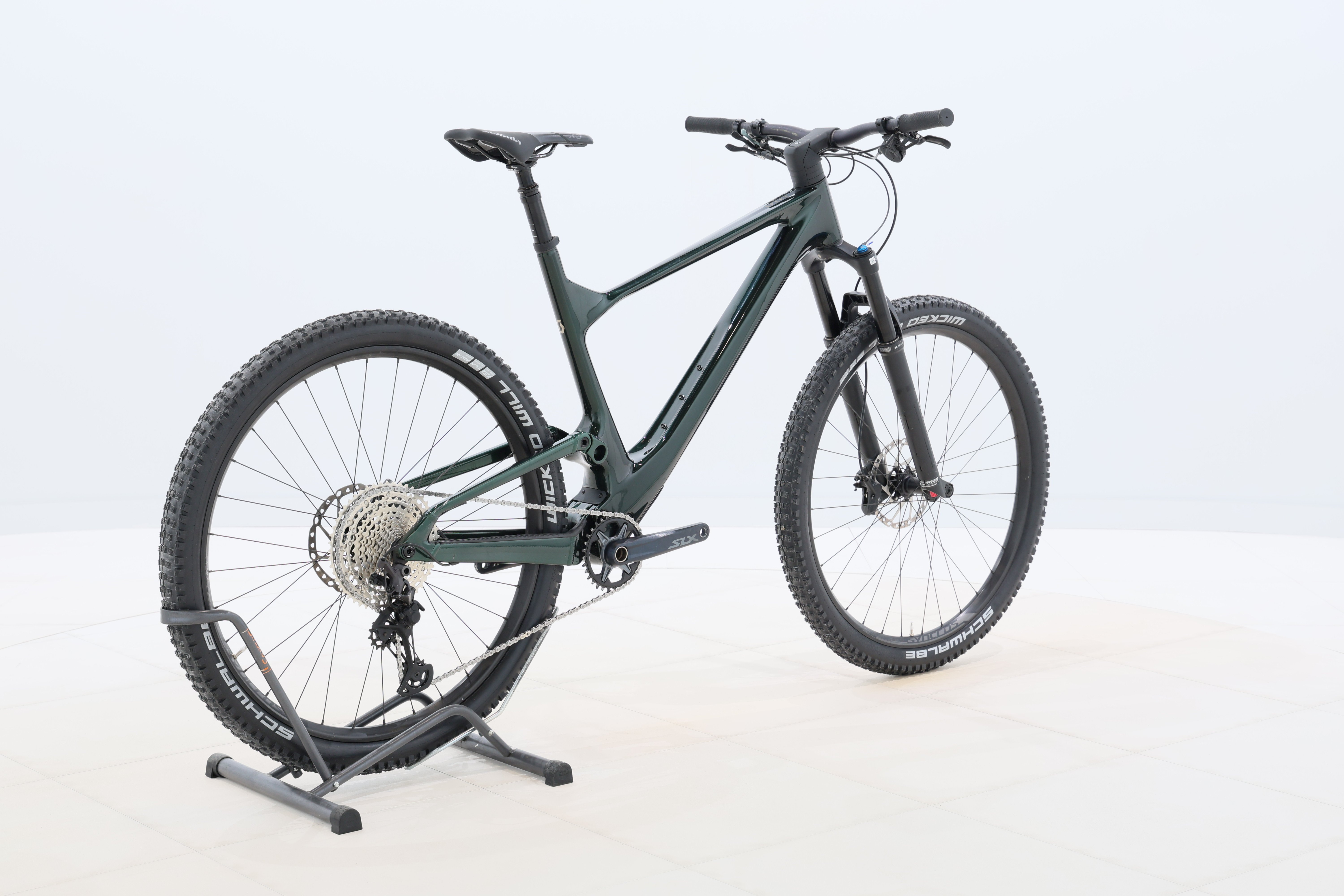 eed86b32-040e-402d-a42b-4f03ff3a8130