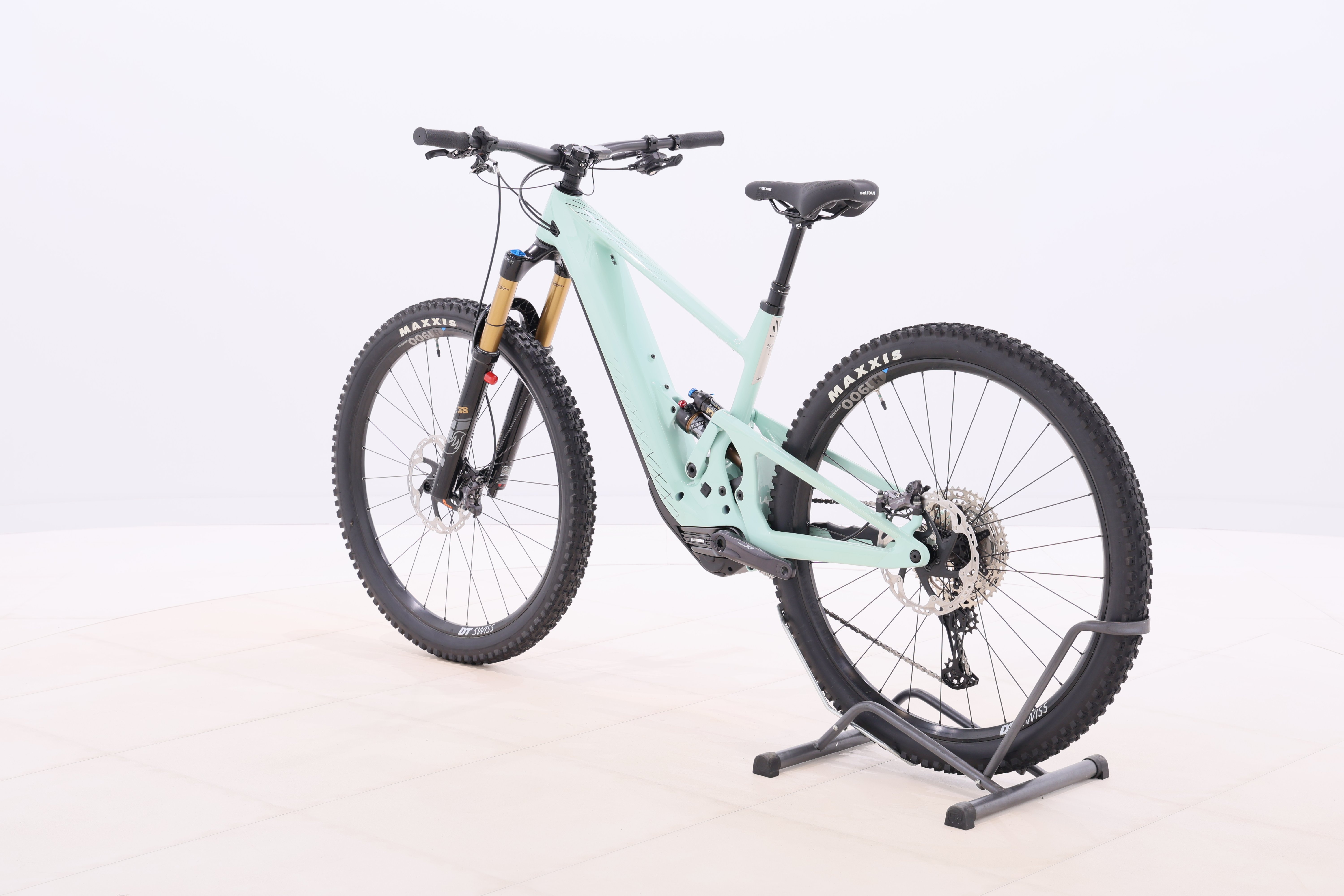 f0c726fe-b897-4fb2-8033-63041e97ce83