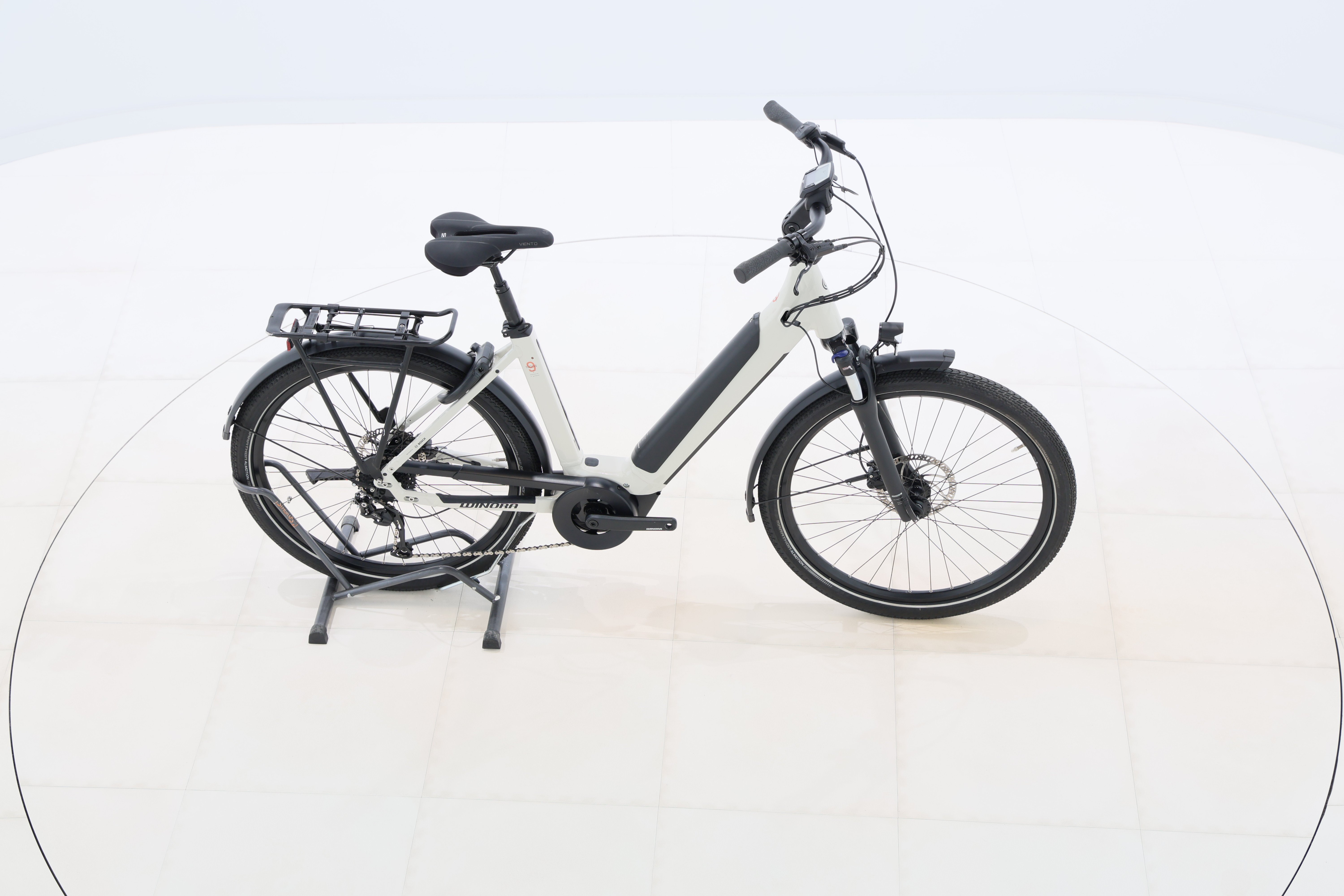 f7b93112-0ca6-406f-9c25-23a15ba91b32