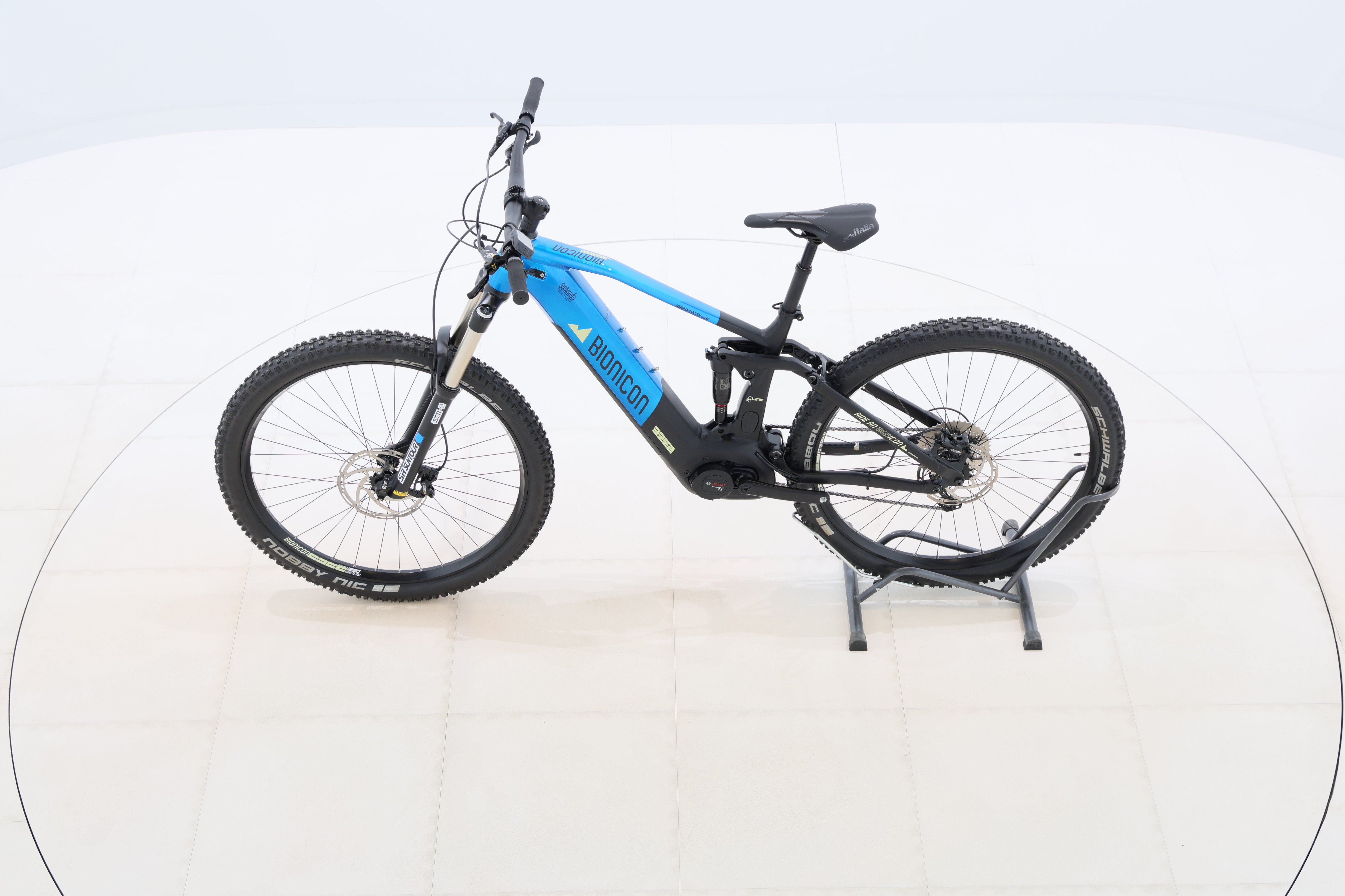 a61a3c79-a4d4-451b-9840-717ba6089203