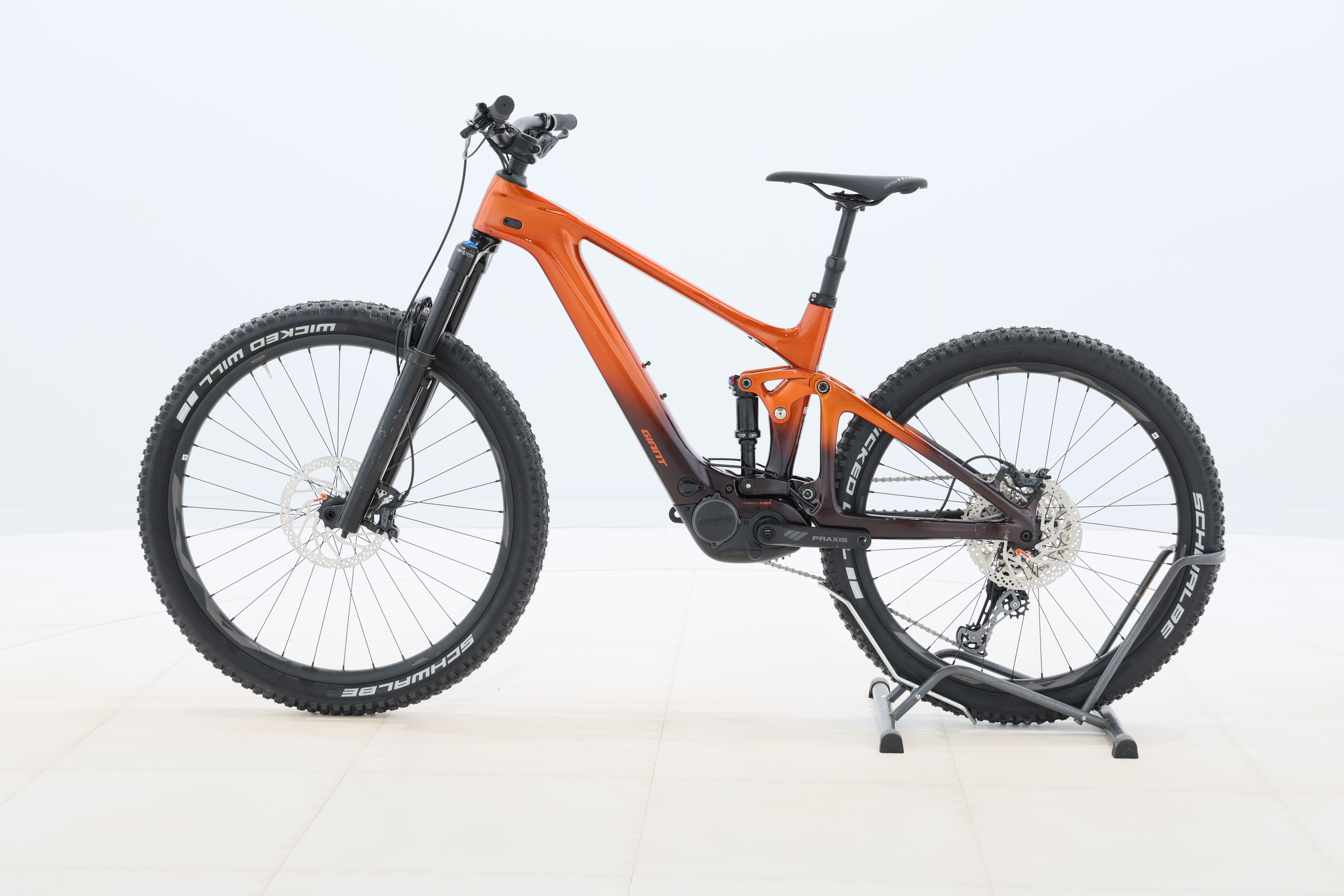 b797bc7b-b002-46e5-b075-bc1545261405