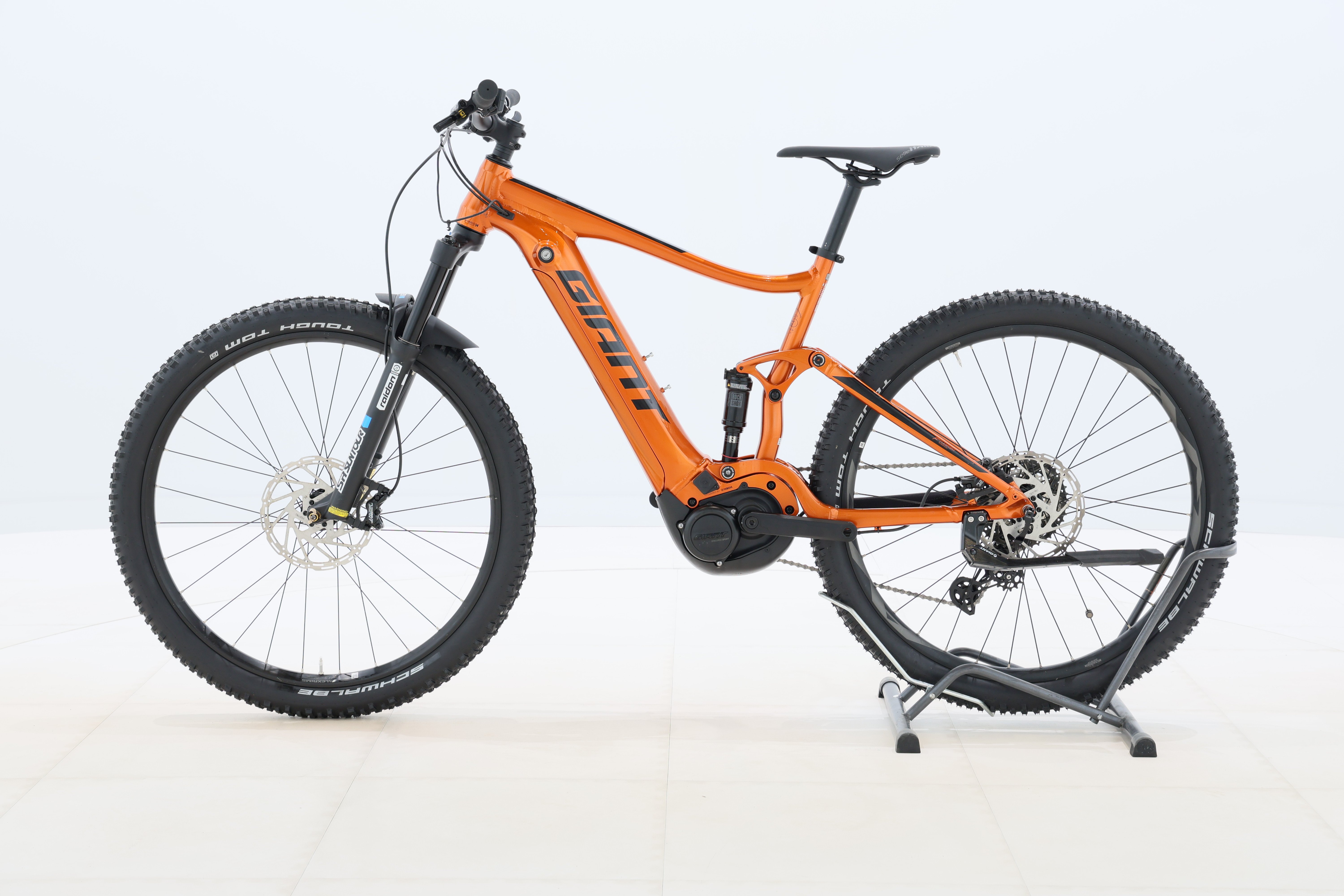 09f100d4-6d92-441e-8538-cc52c1e0d8e5