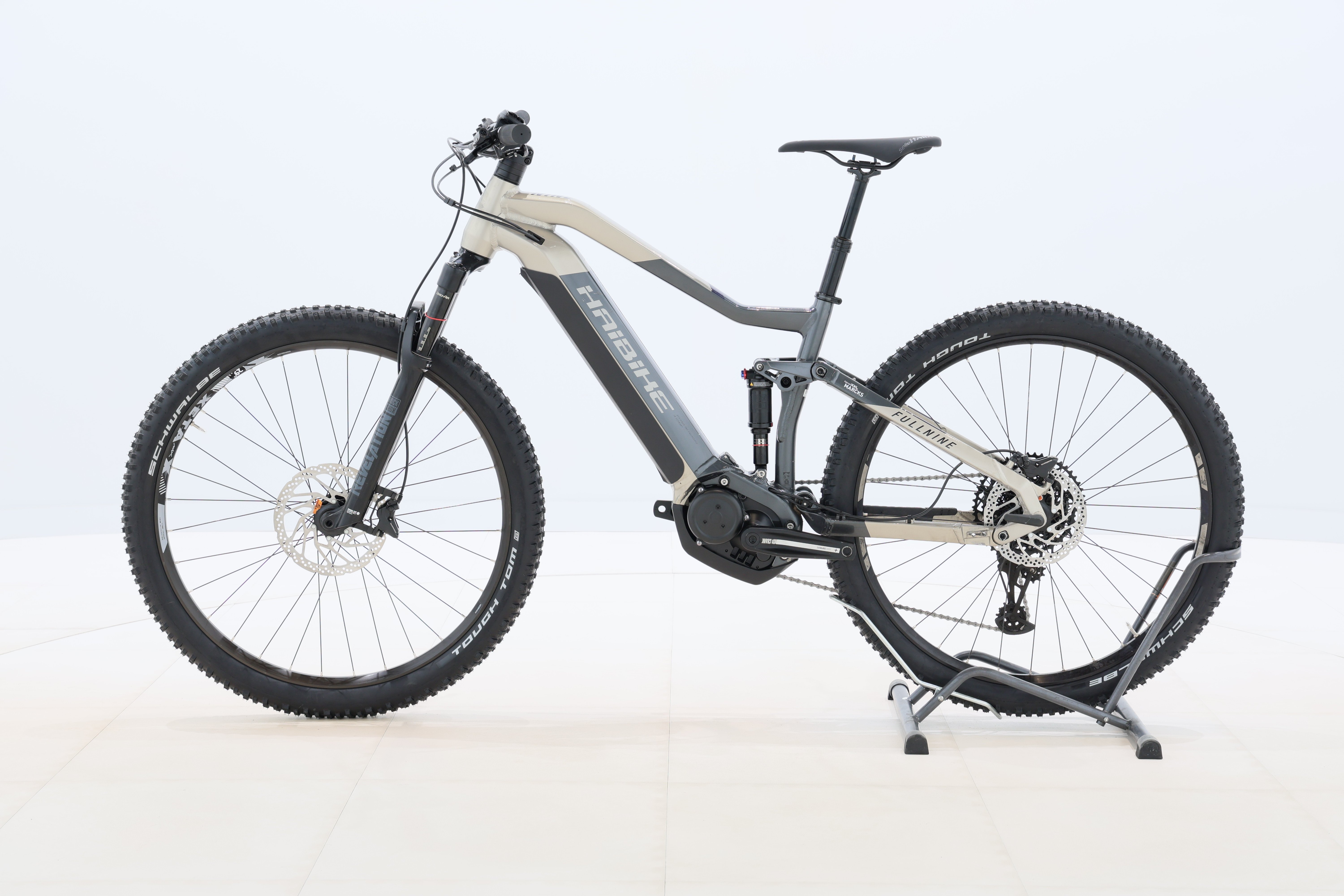 6ad934cb-d54a-4b74-87b6-0d9e04894c1b