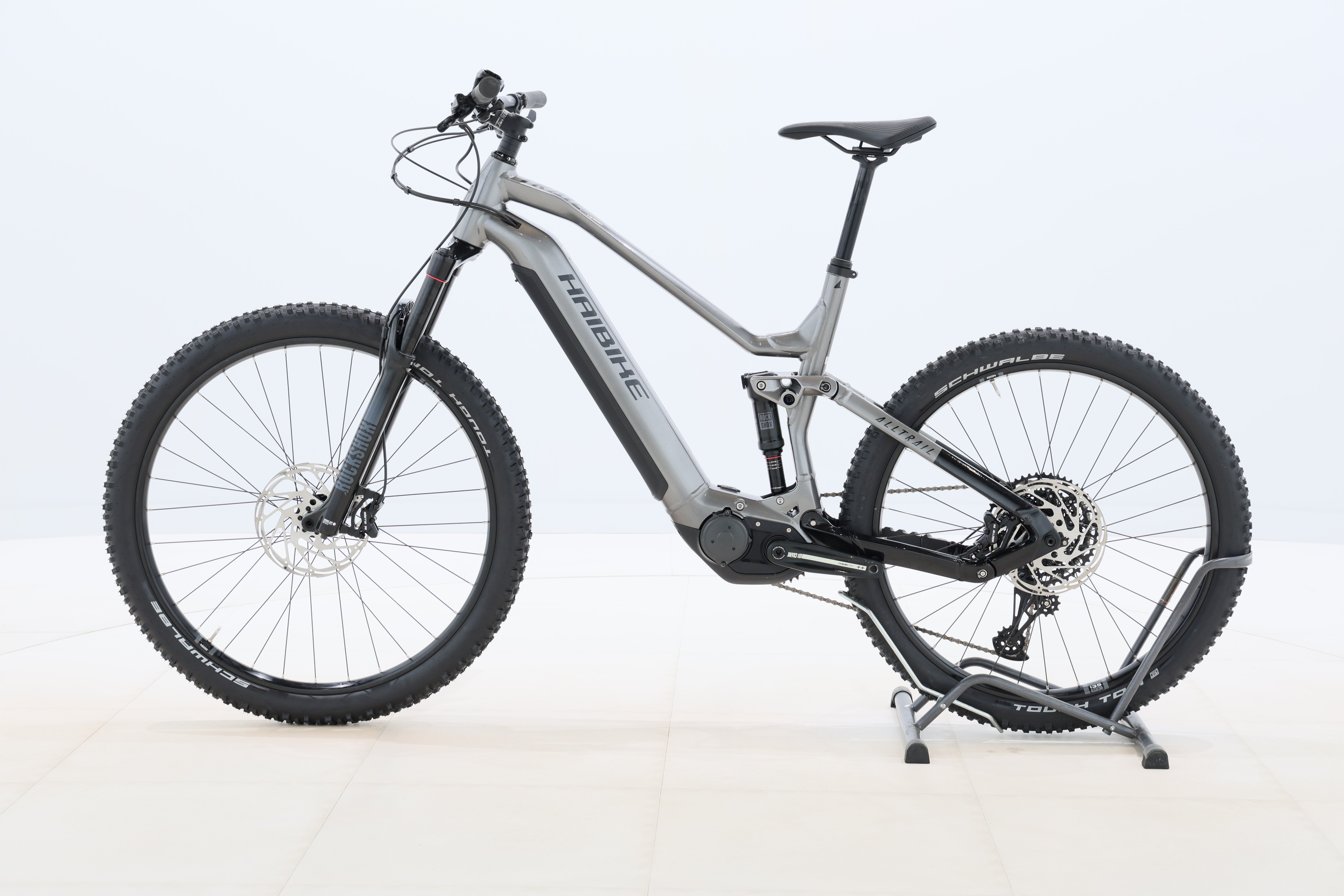 4e5cd9c2-f6fa-40f2-9dbd-16949ef8573d