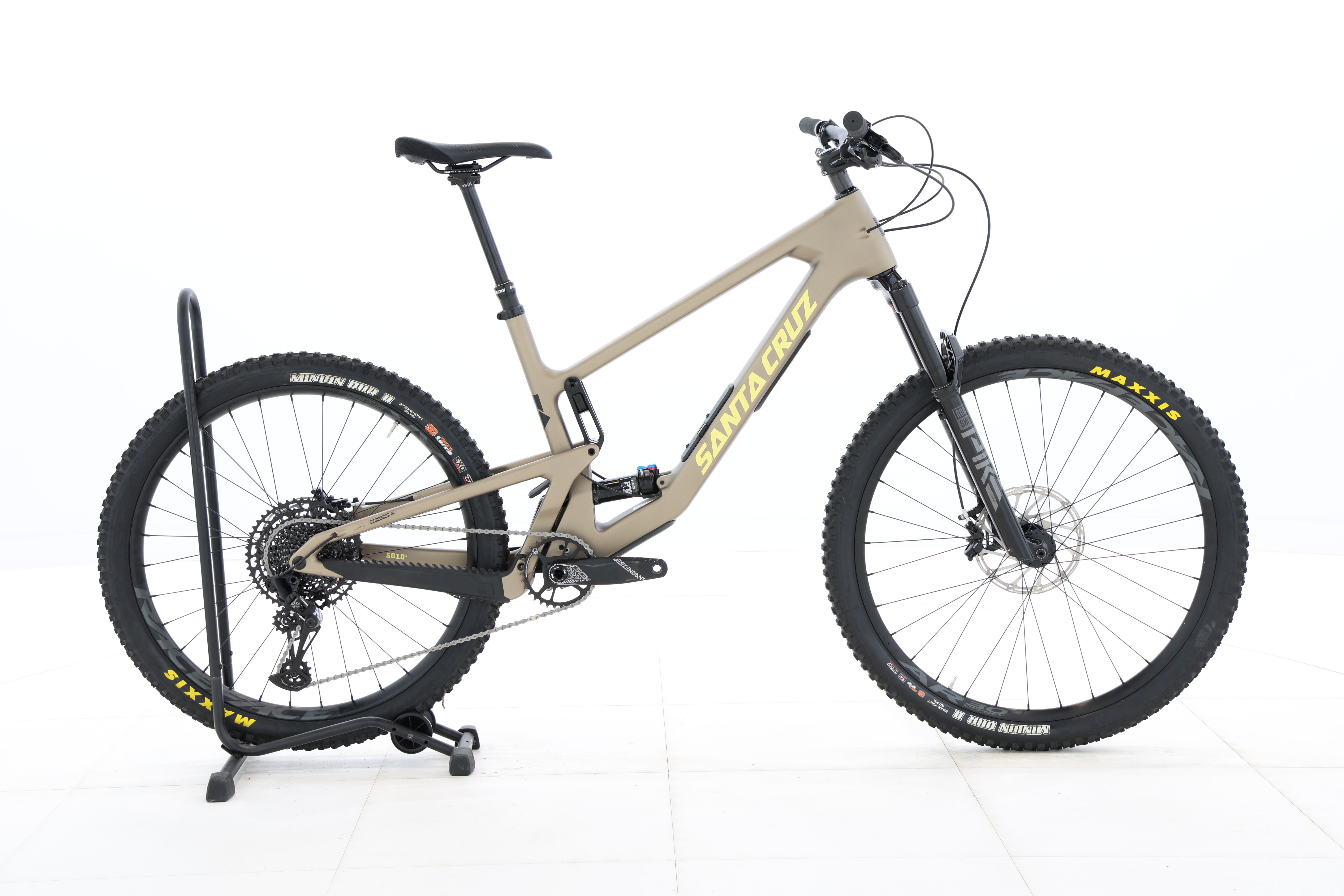 d9db816e-cf19-490c-9cb6-c620d108f75b