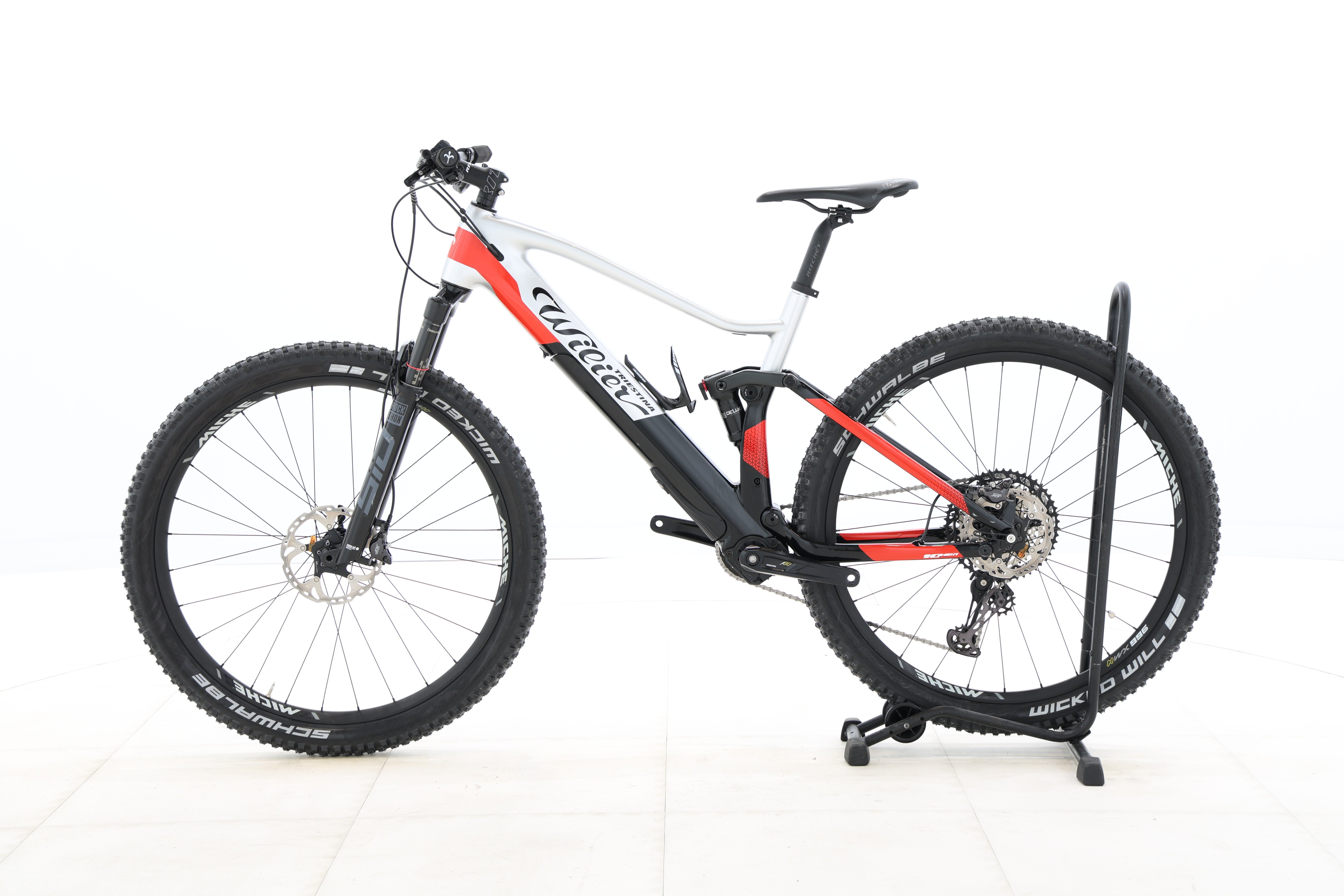 c633de94-dced-4211-b838-17a04facd128