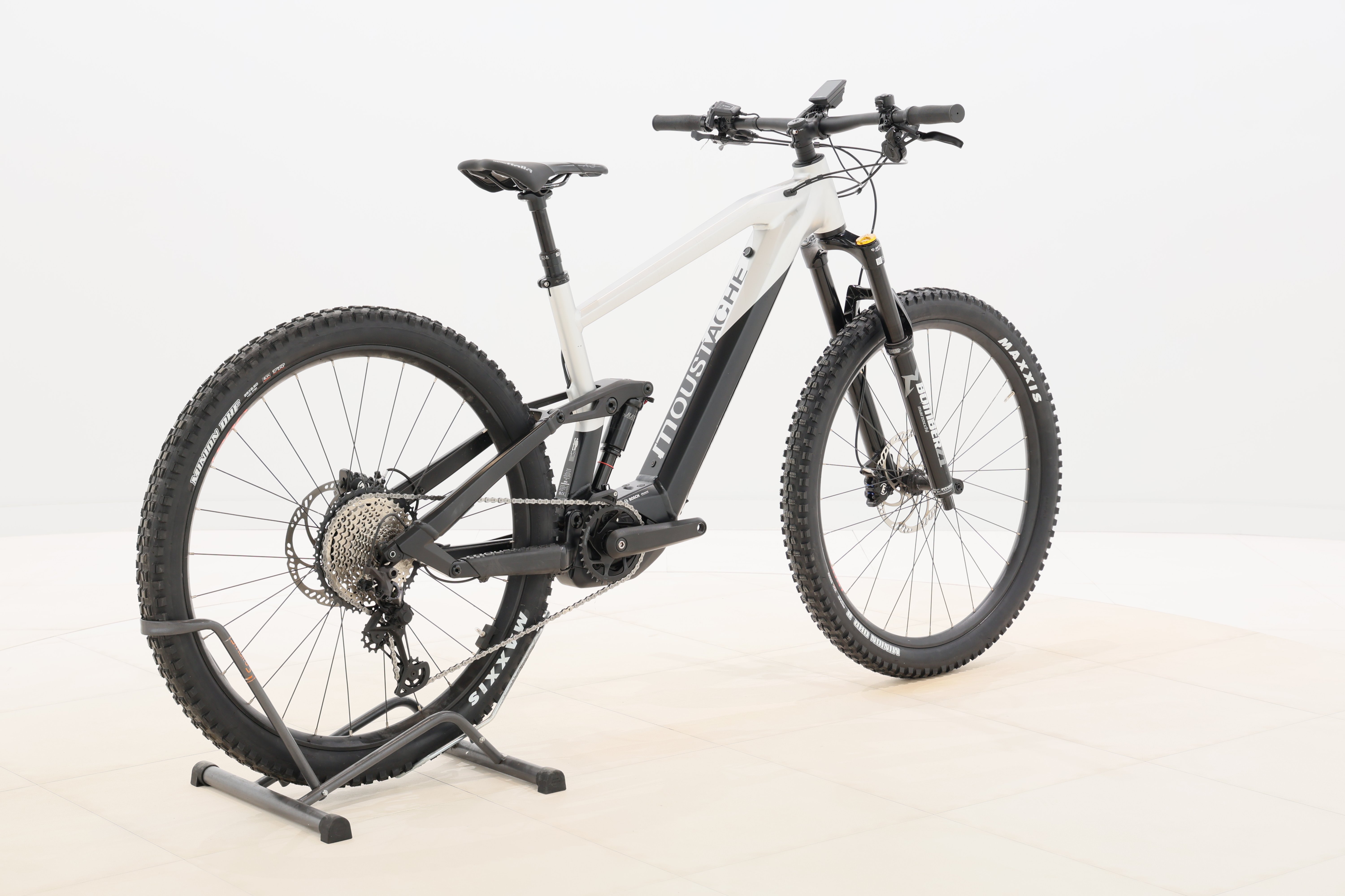 d6cf9d1e-9919-4722-8b1e-1e3e9d42b280