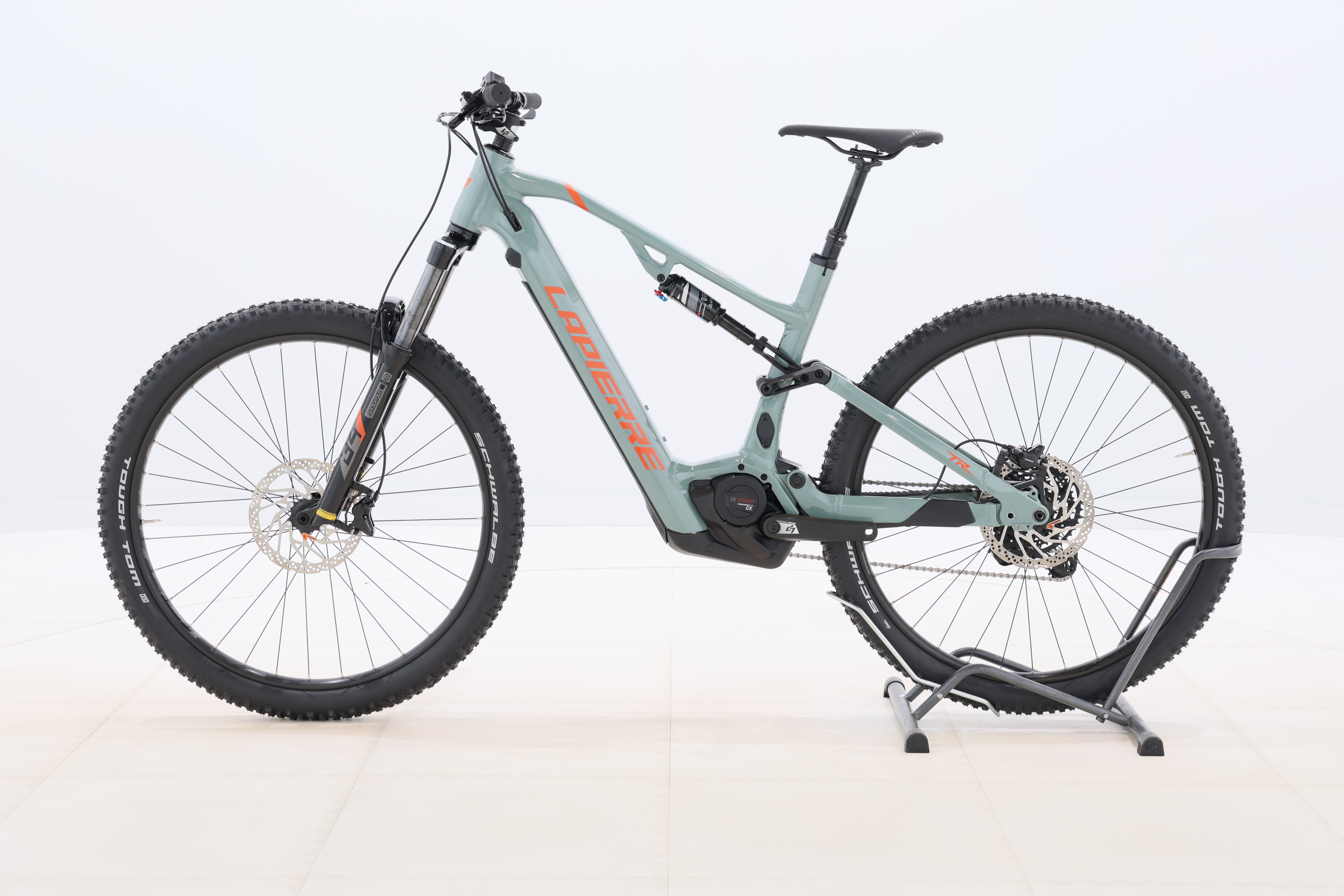 8e0fd50c-1890-47db-a6f6-a0f49443886c