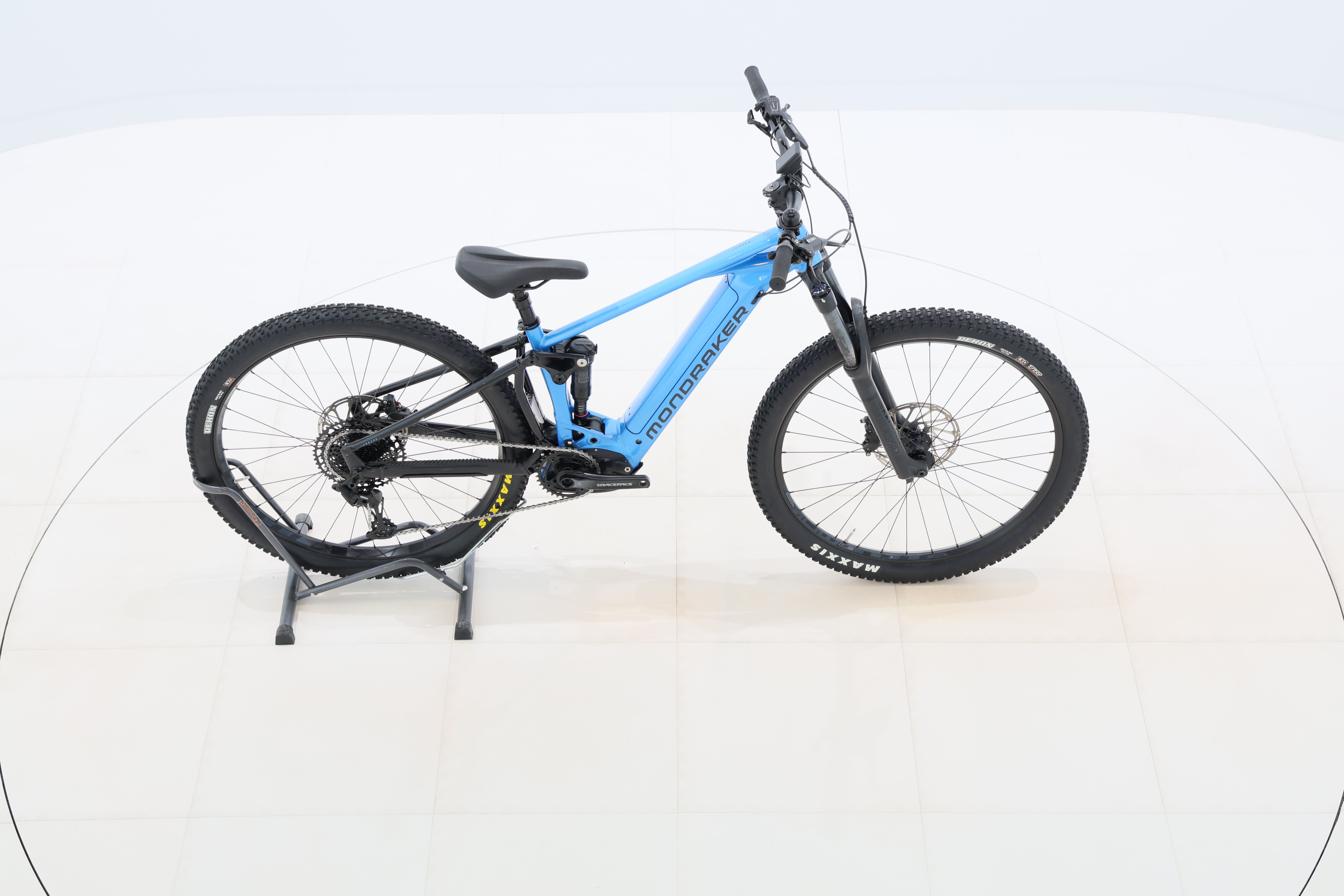 9dbf09bd-769d-4163-9dbb-339e83a44928