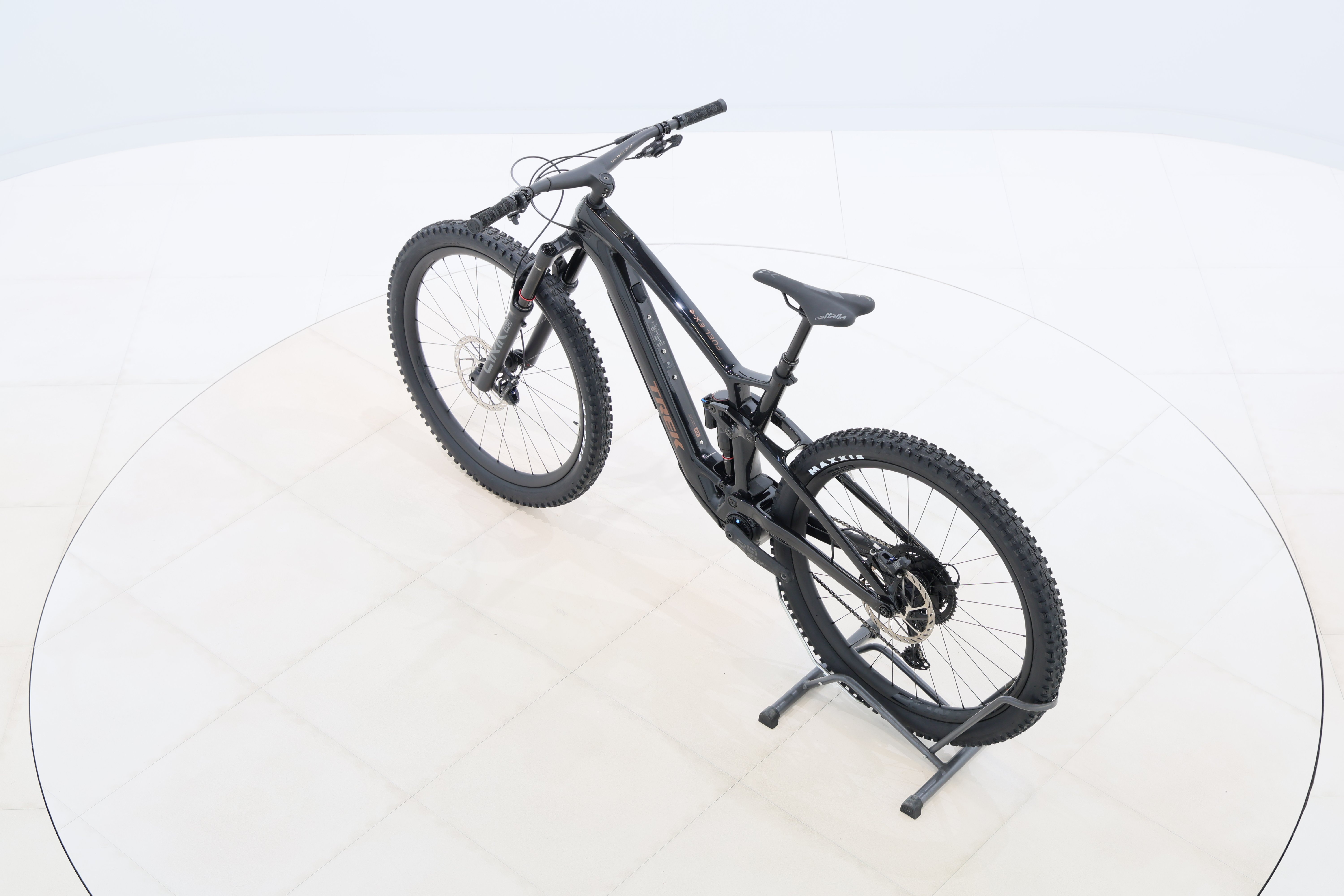 2576dfec-d5a7-4582-8549-81c806972d3d