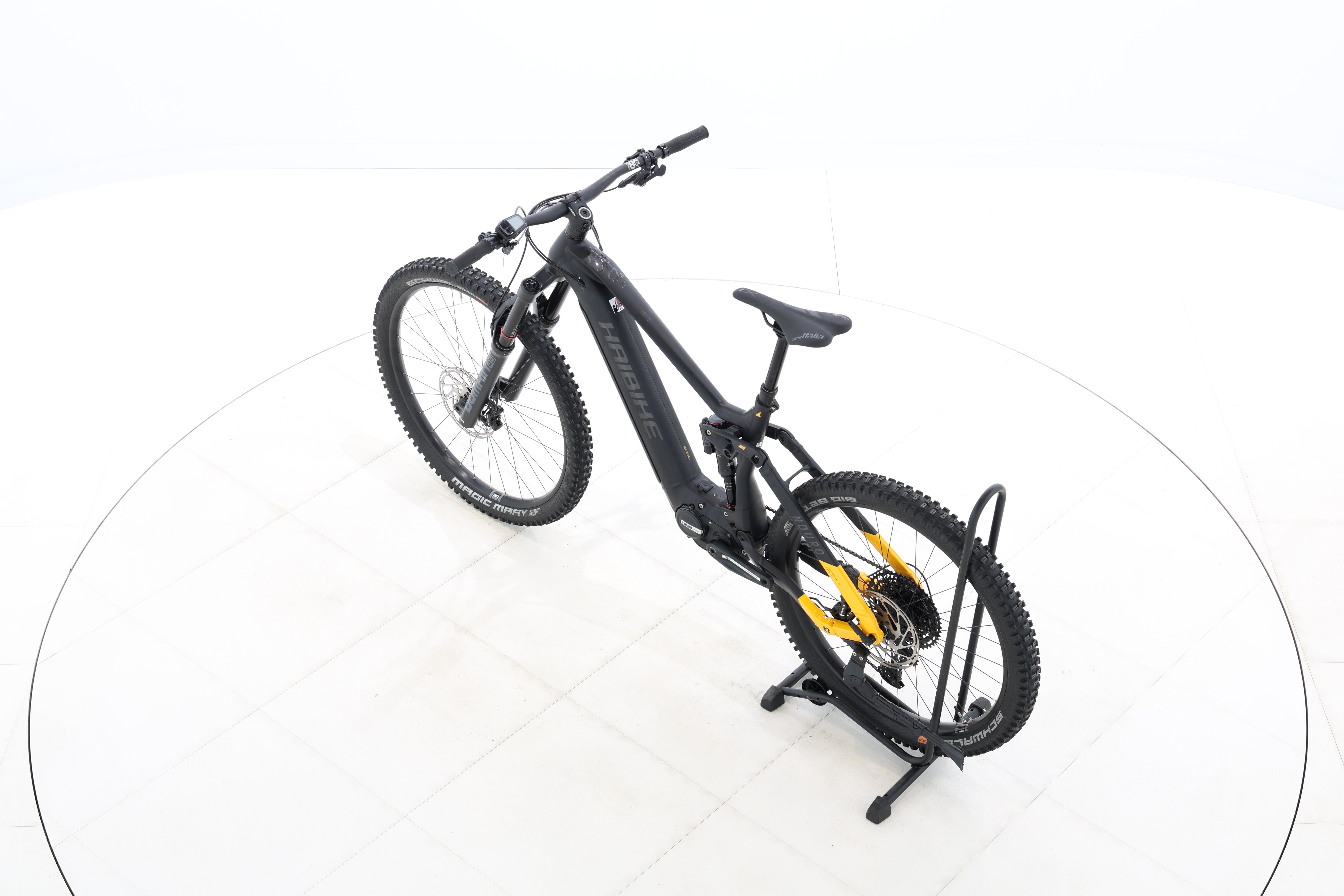 28ca3253-f49c-40c0-b93d-28f7291cf3b7