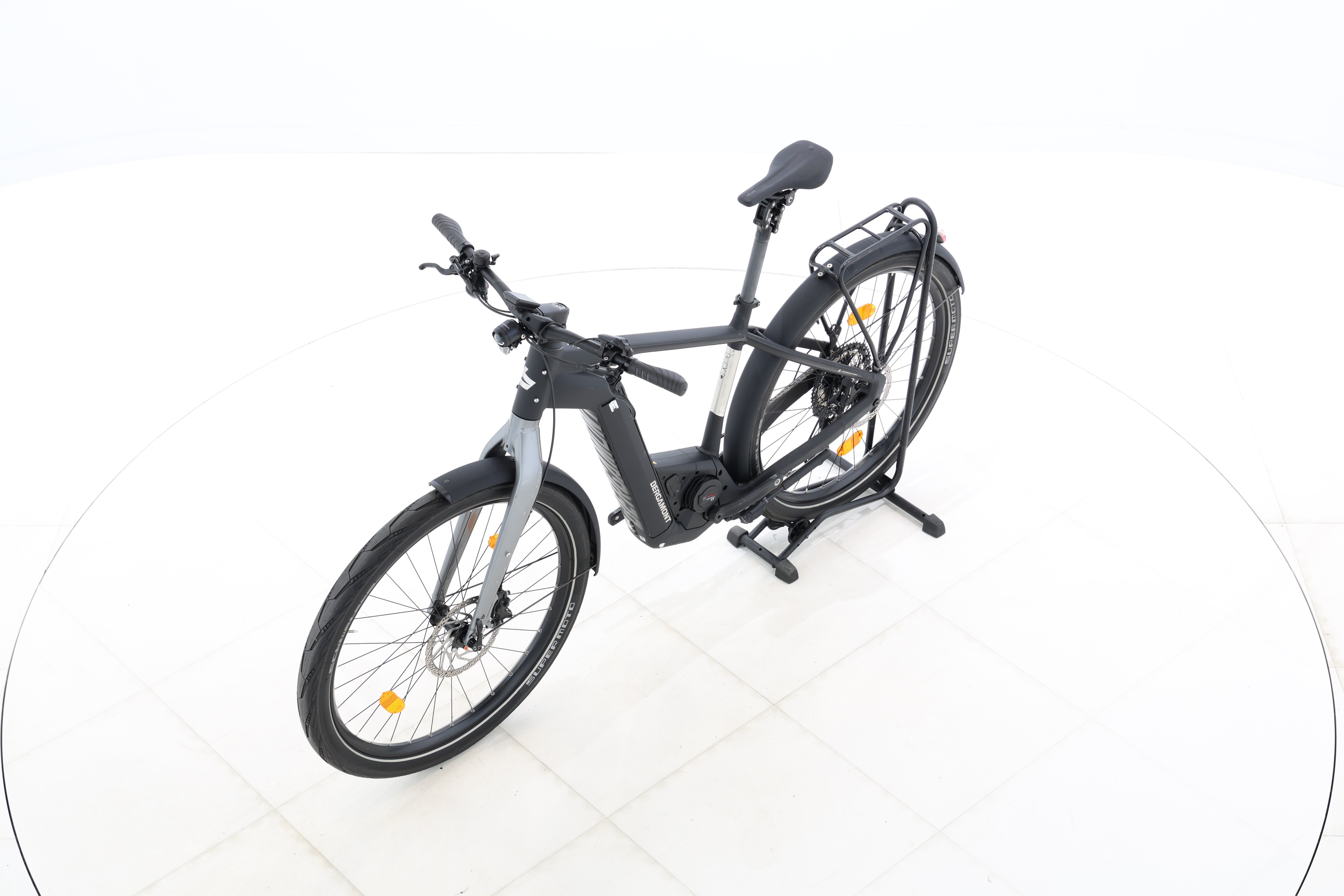 d8140945-2afb-4301-b3c2-6a625b2b6bb2