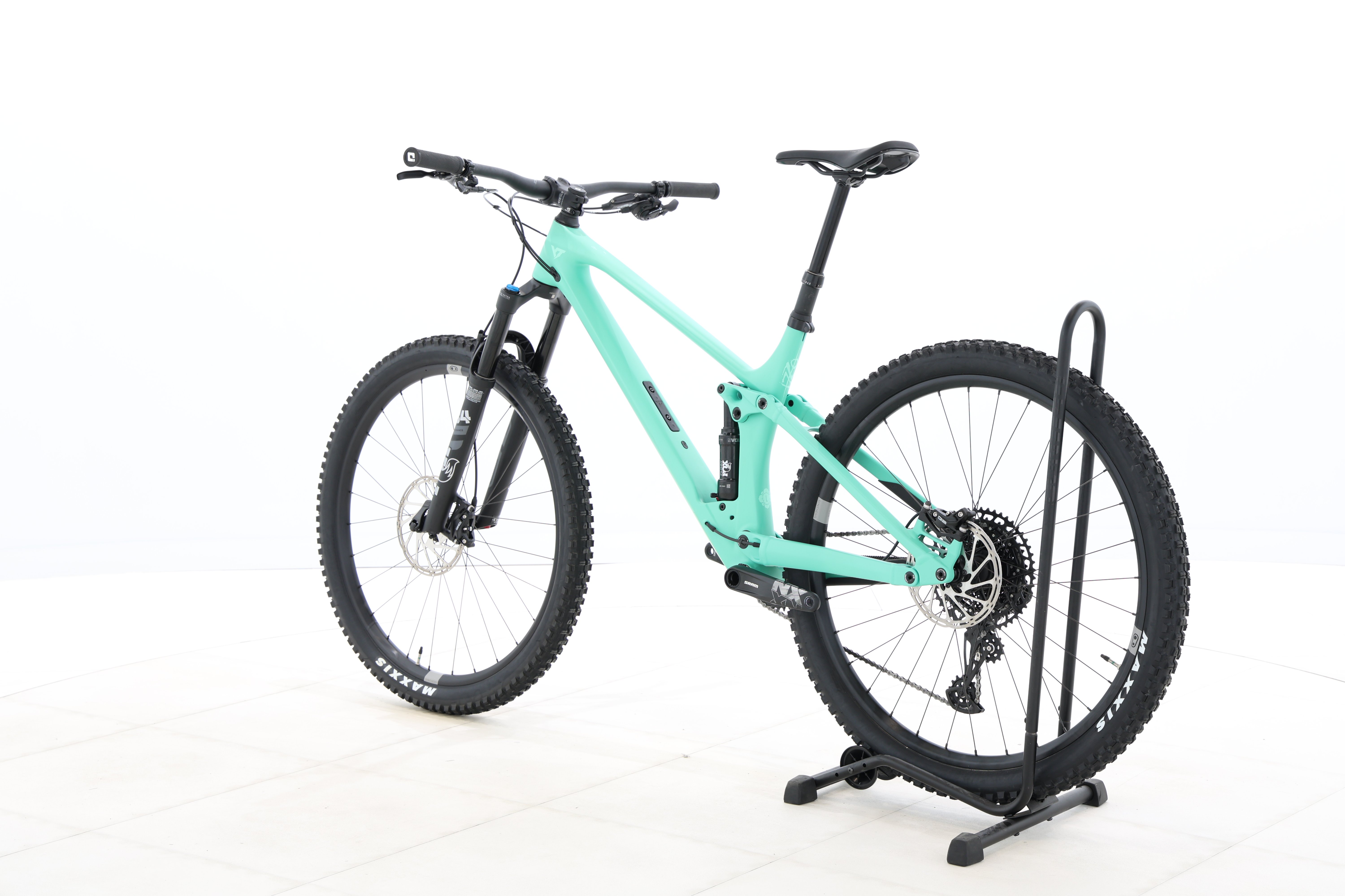 1e6301d4-6ca0-4de2-9e79-49a537d9e1d8