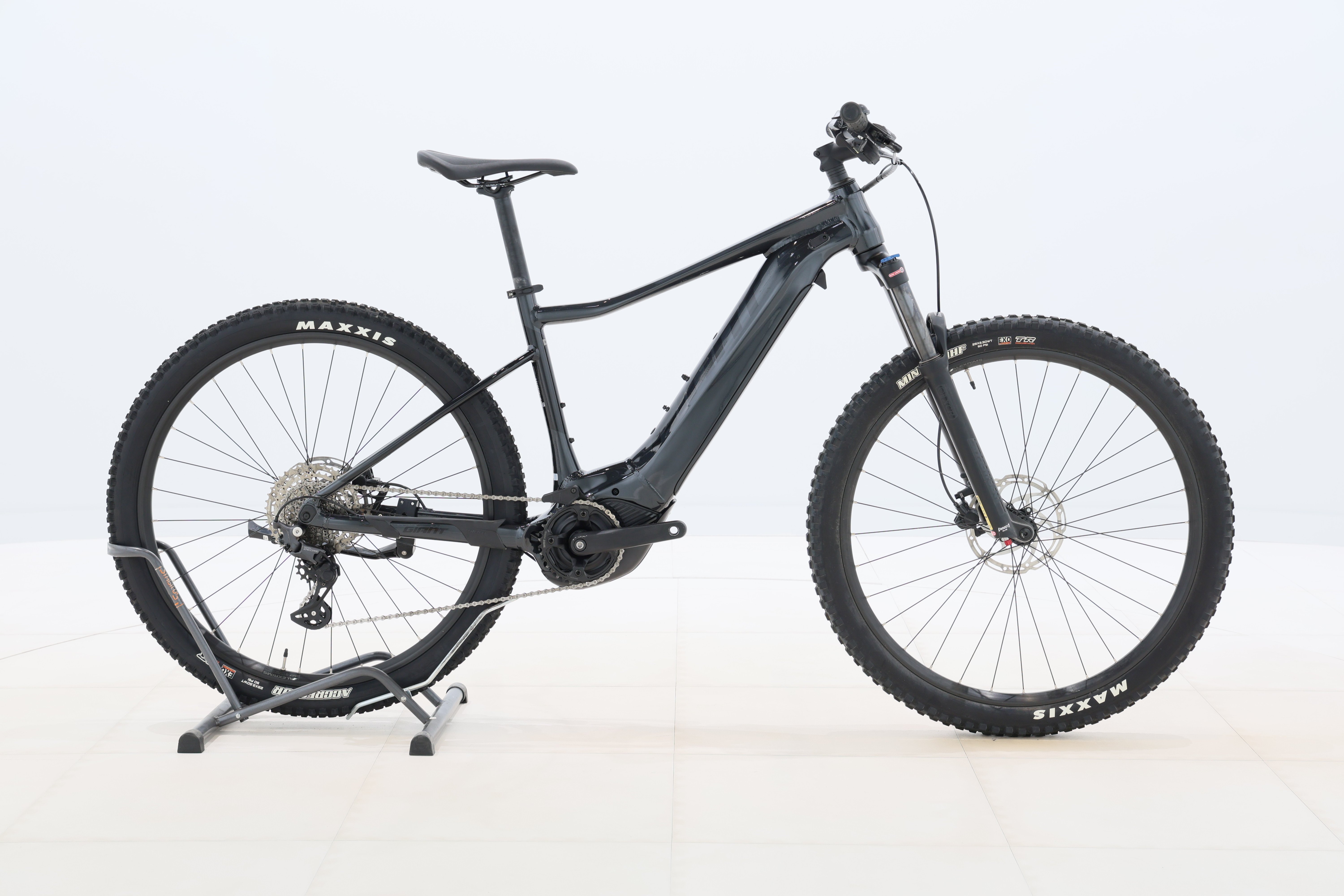 e27130dc-c993-4dc1-8a01-6be5cfa049a5