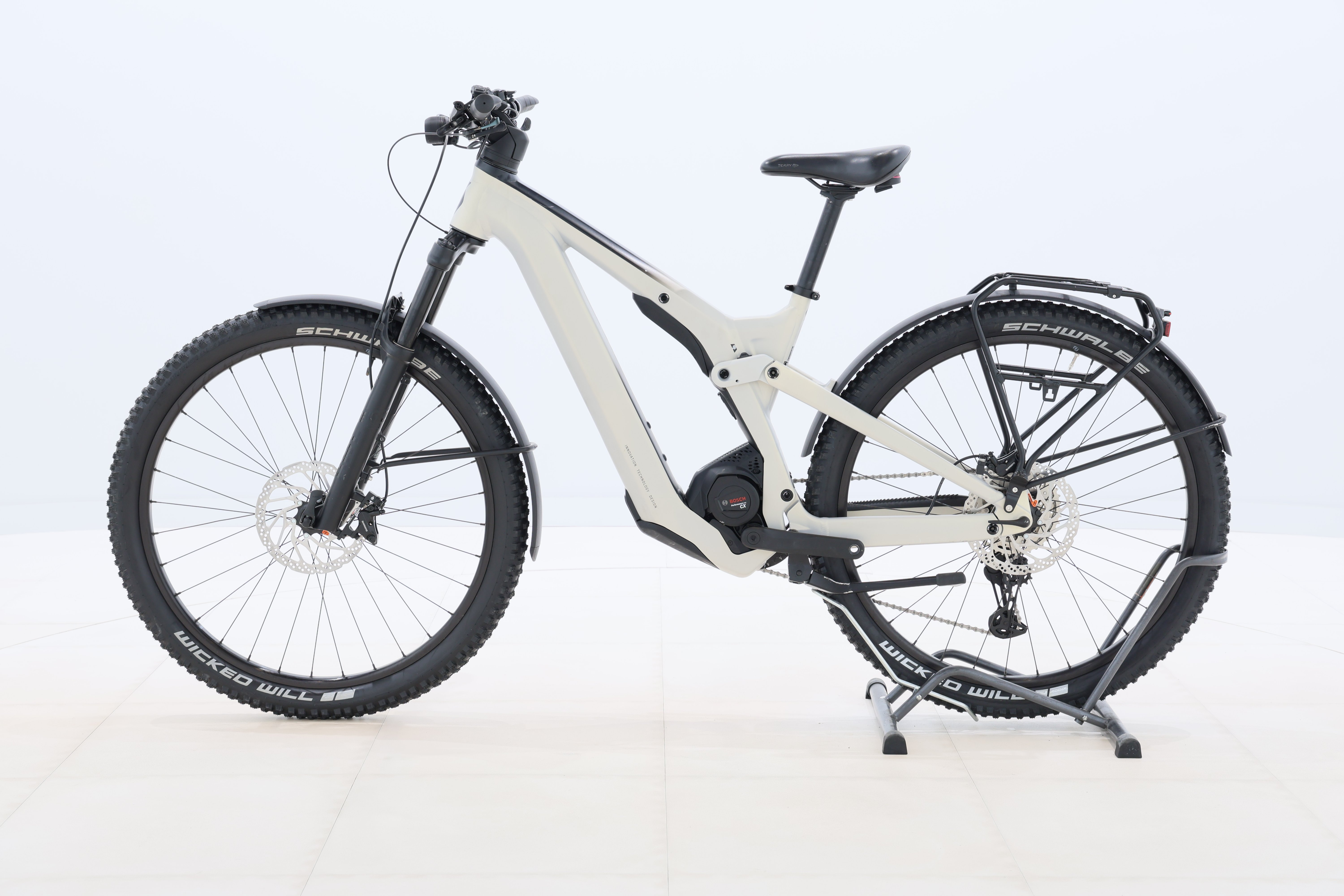 01a30d54-7bf4-42bb-89e5-3c07b74aa495