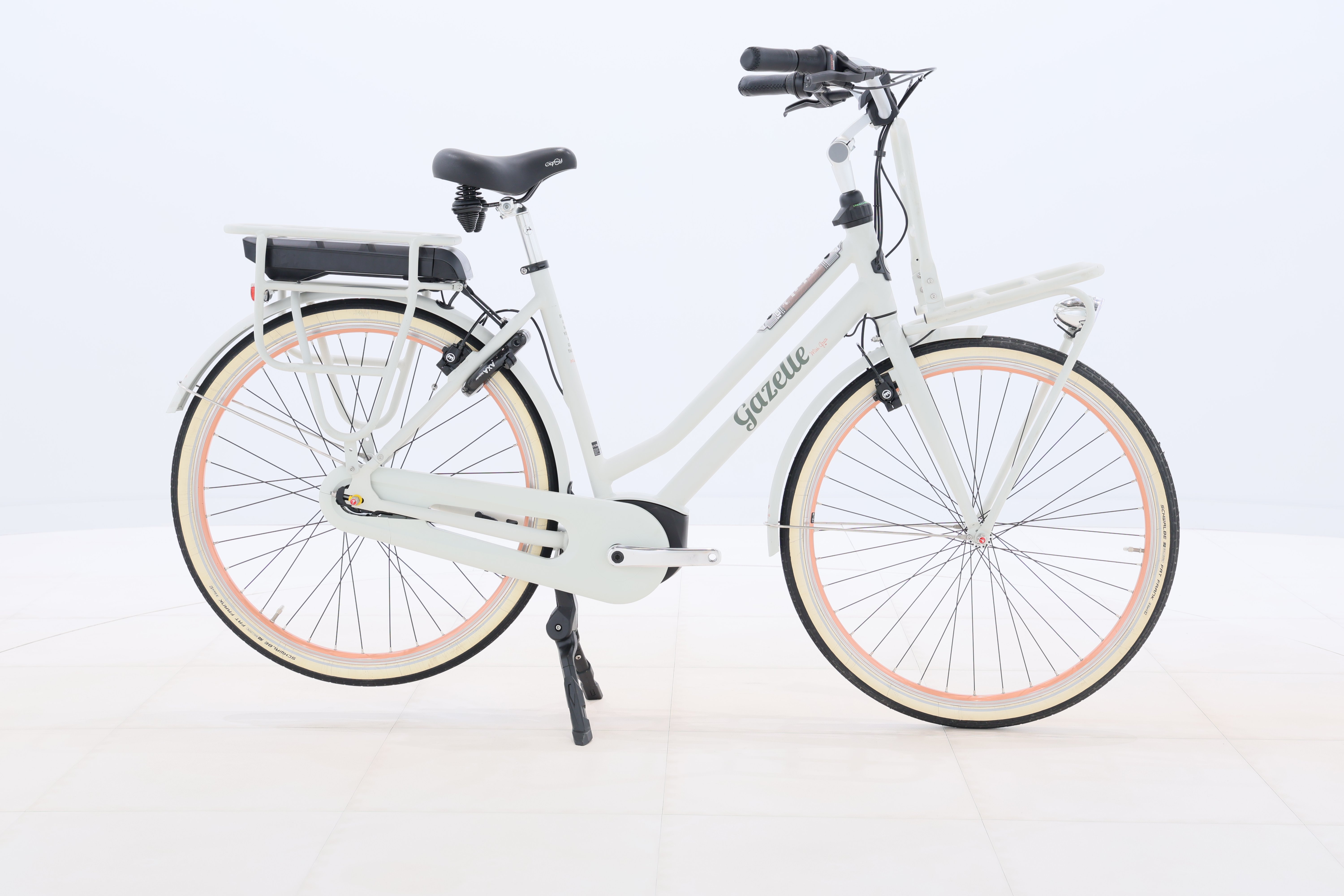 f320aaeb-8e48-4e2e-aa8b-f70b24f43a13