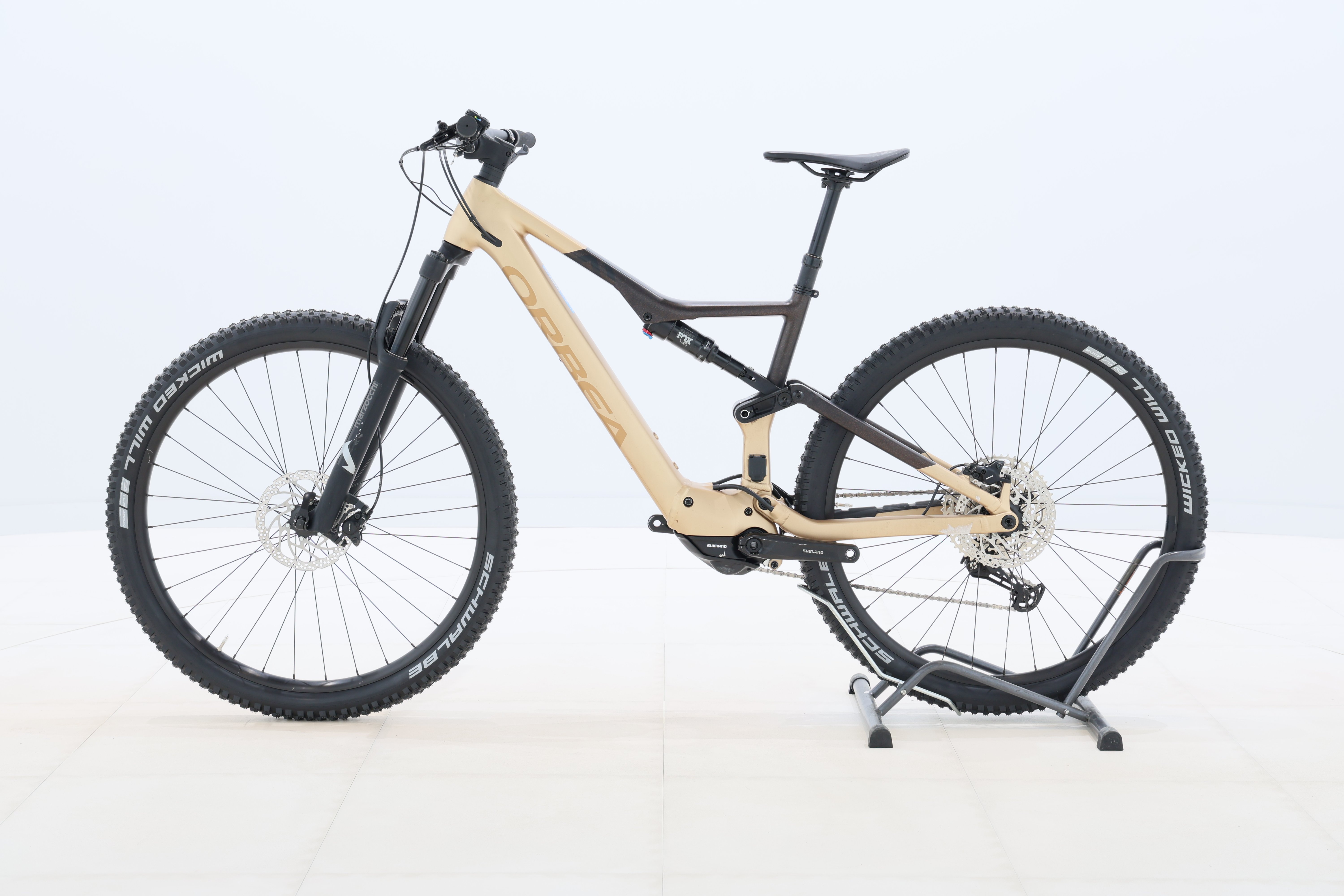 3ff12630-30a5-4f74-b5b4-a106c5285ac1