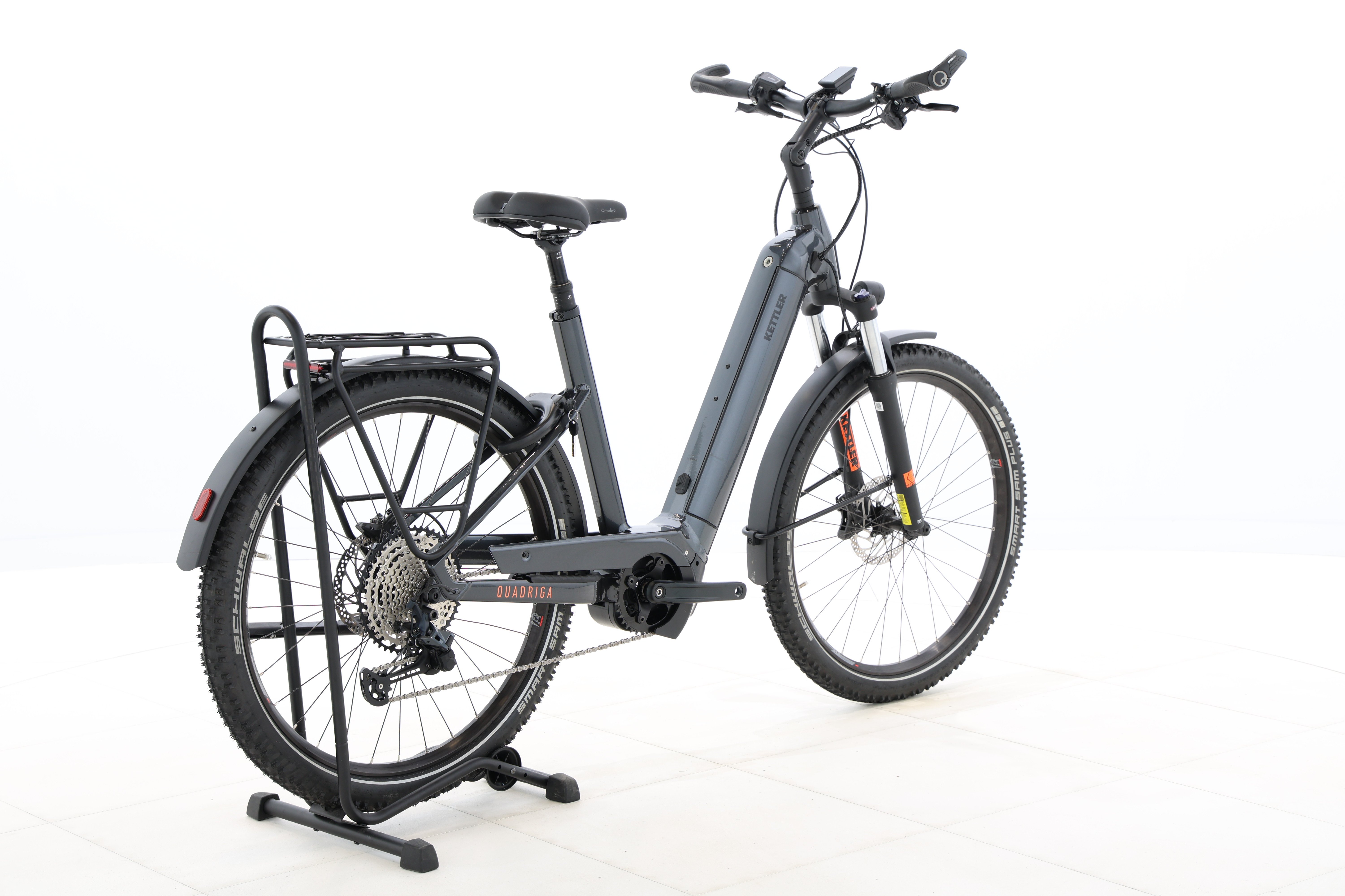 e963ed5c-2e28-46a5-b955-92b82f63d49e