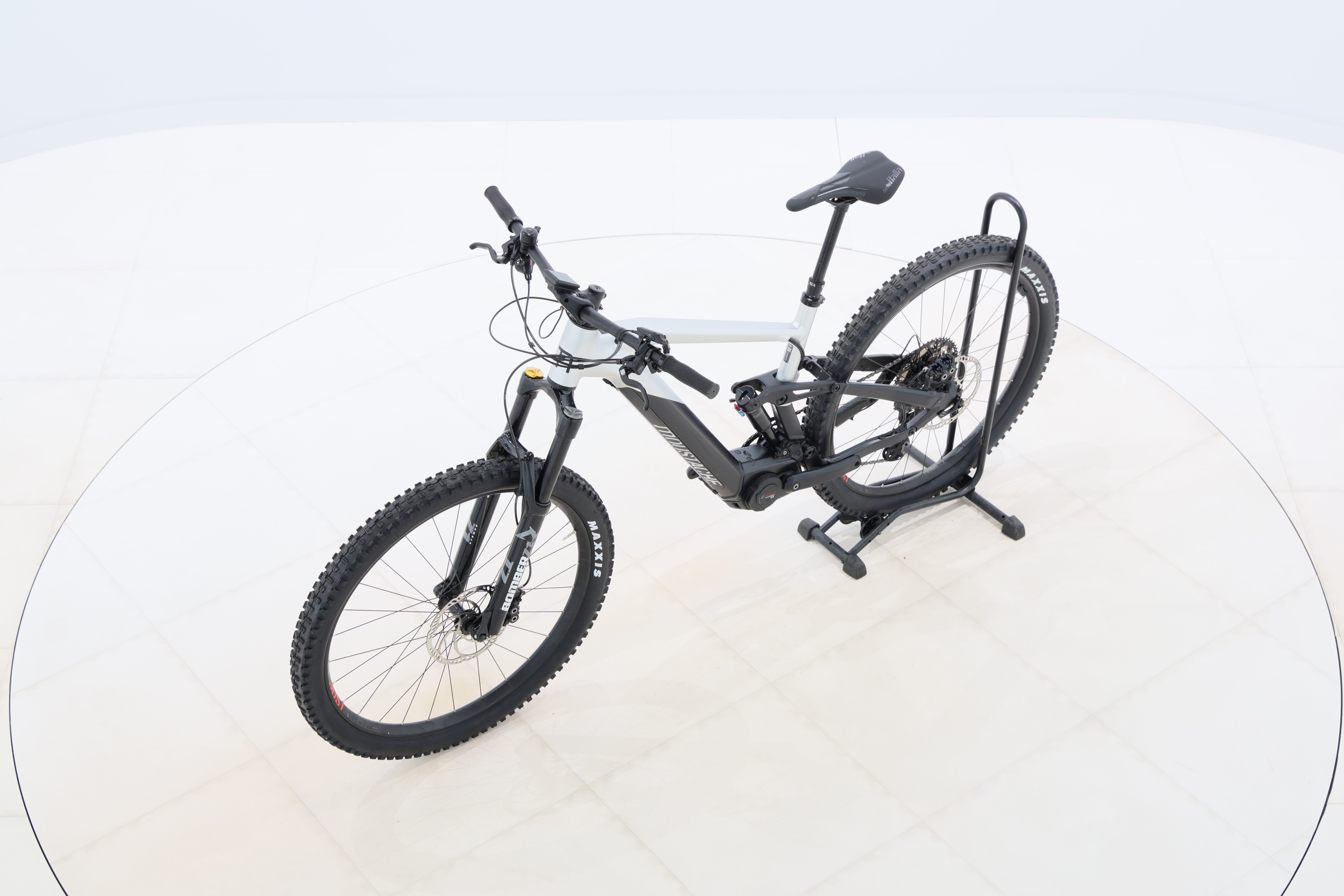 d6cf9d1e-9919-4722-8b1e-1e3e9d42b280