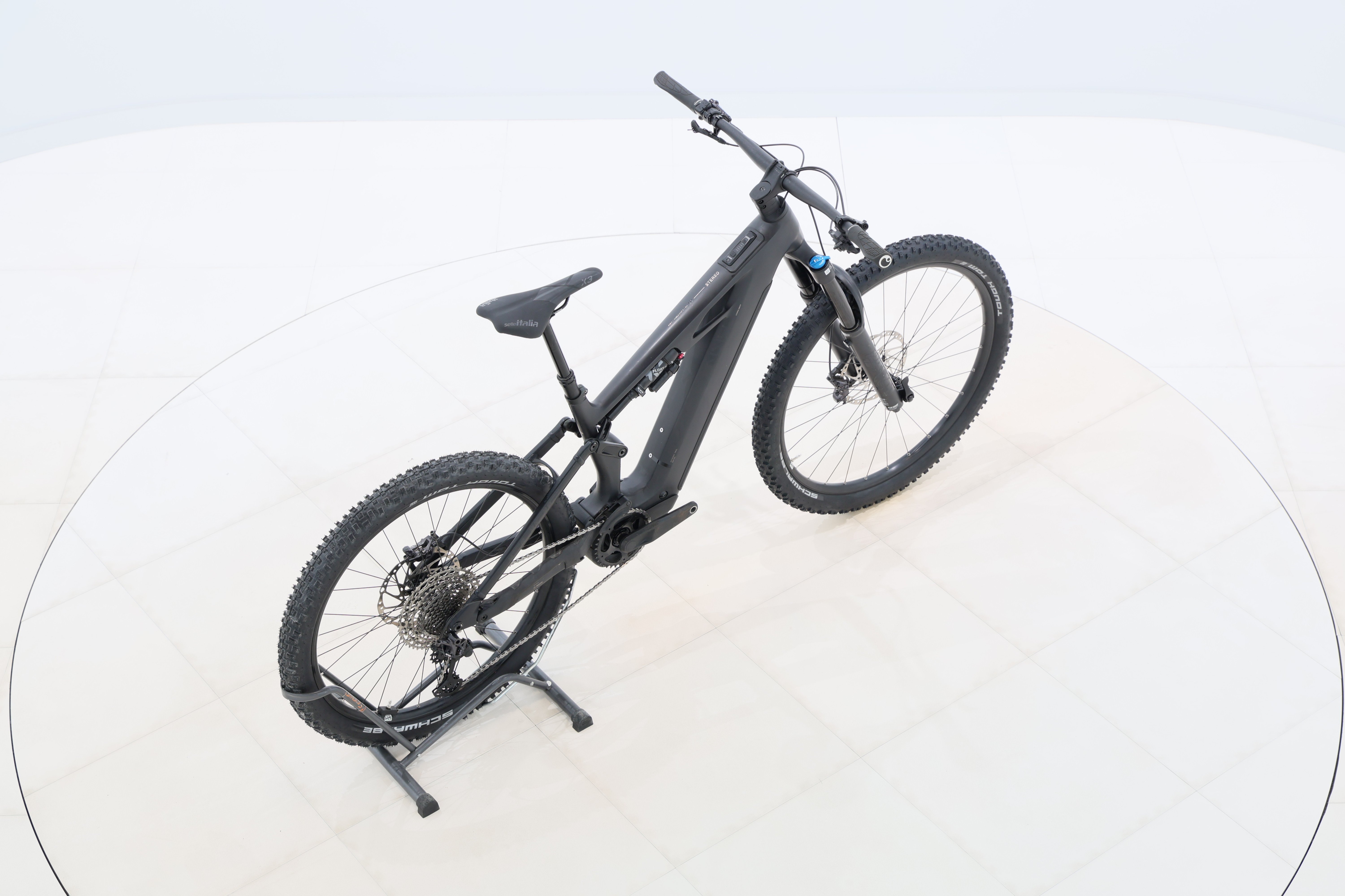 a135be99-d7cf-4dba-a84d-650164558b66