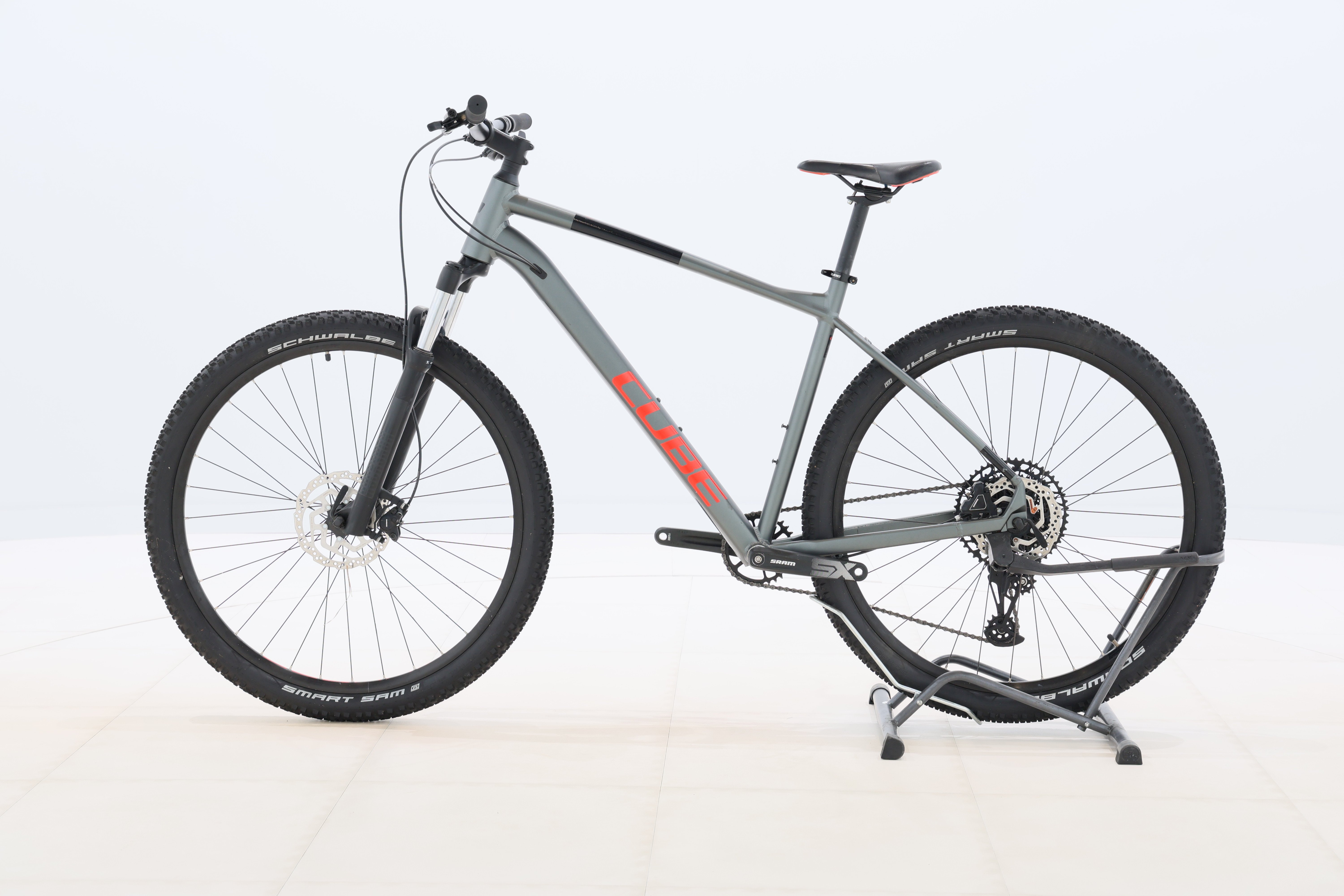 7d775cd9-78eb-46c0-bb7e-3c1fffc571ec