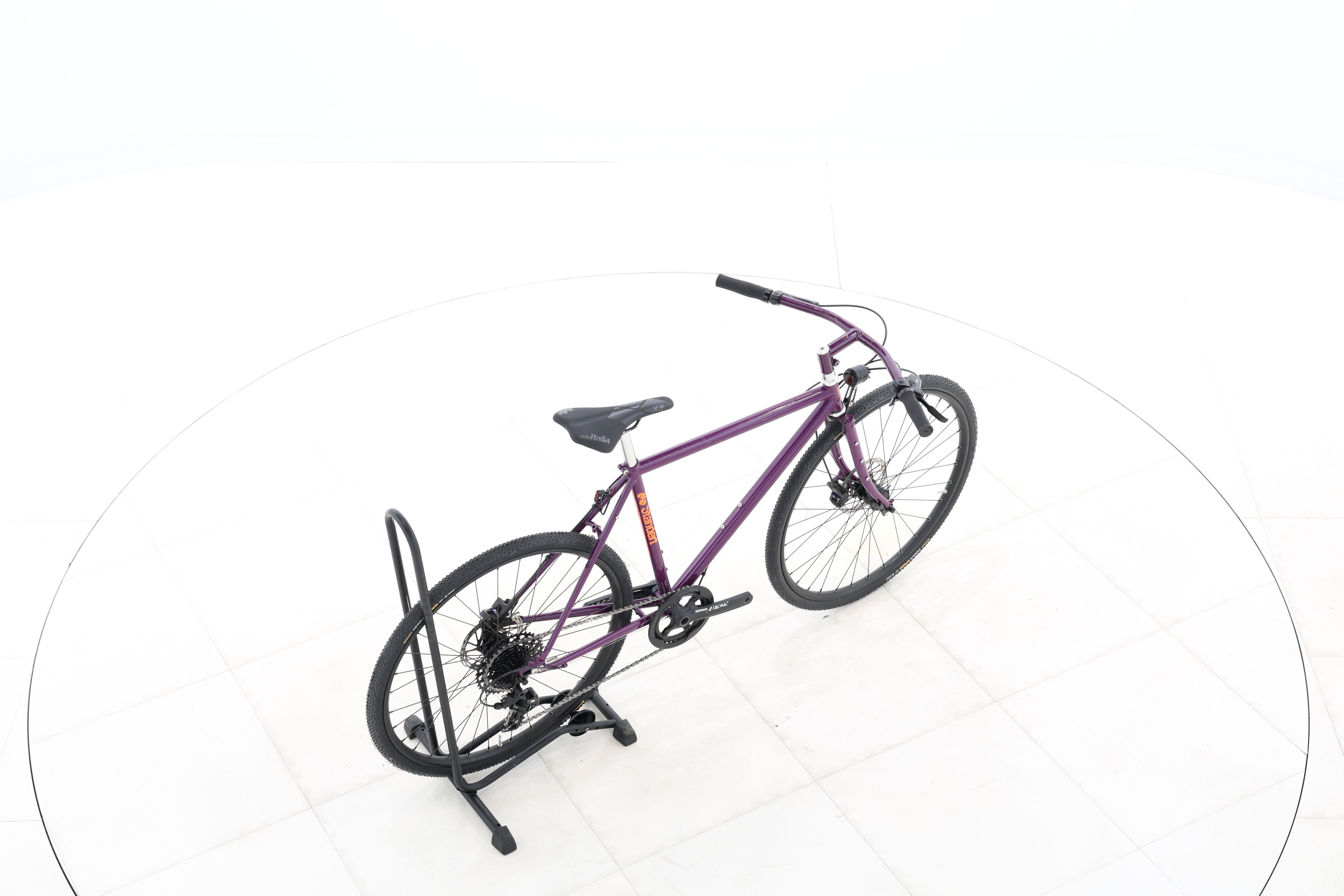 cd4c83bc-7736-49dc-81b1-7e163d3373ec