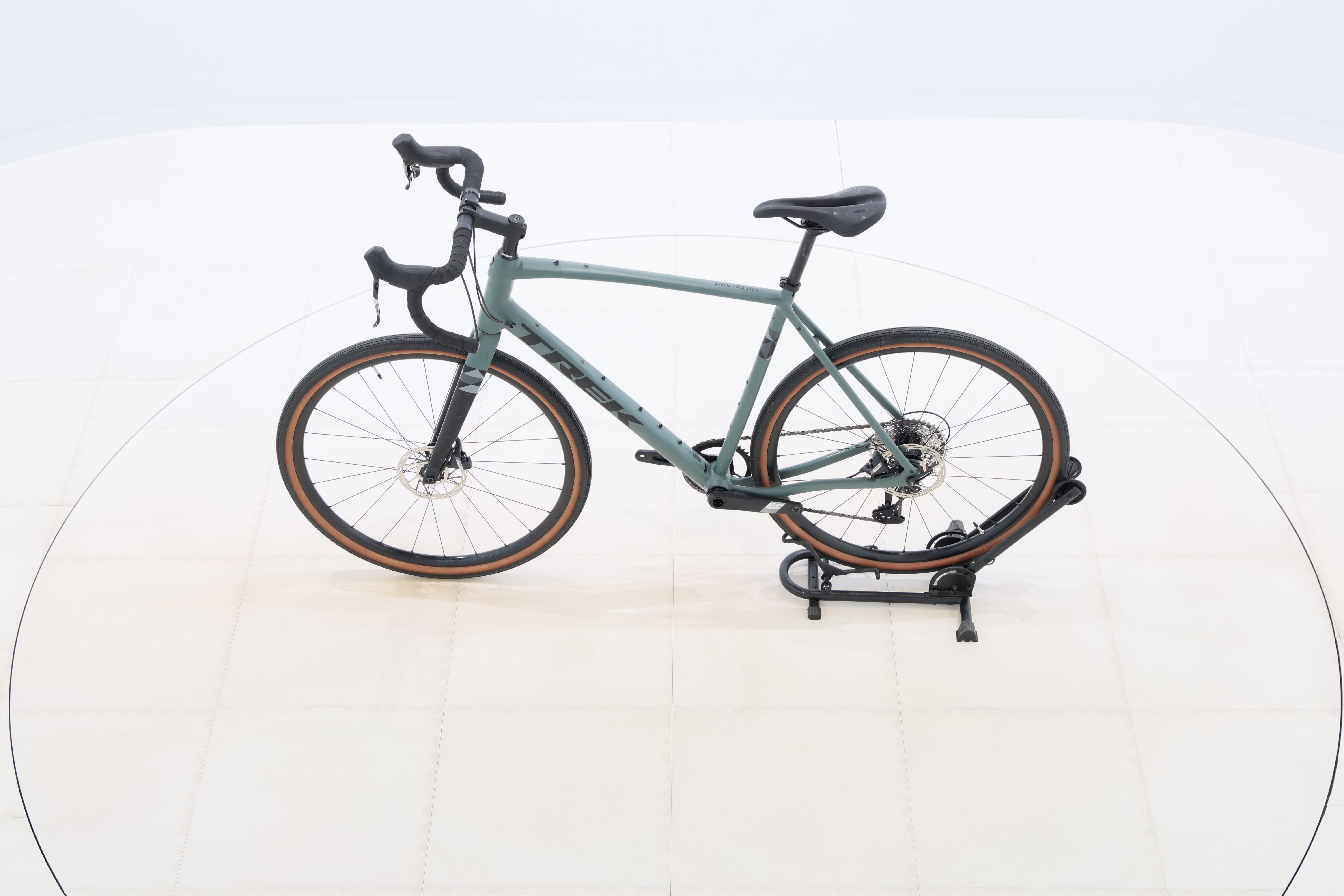 03e4c981-62a4-47b1-b12b-e06434c8f284