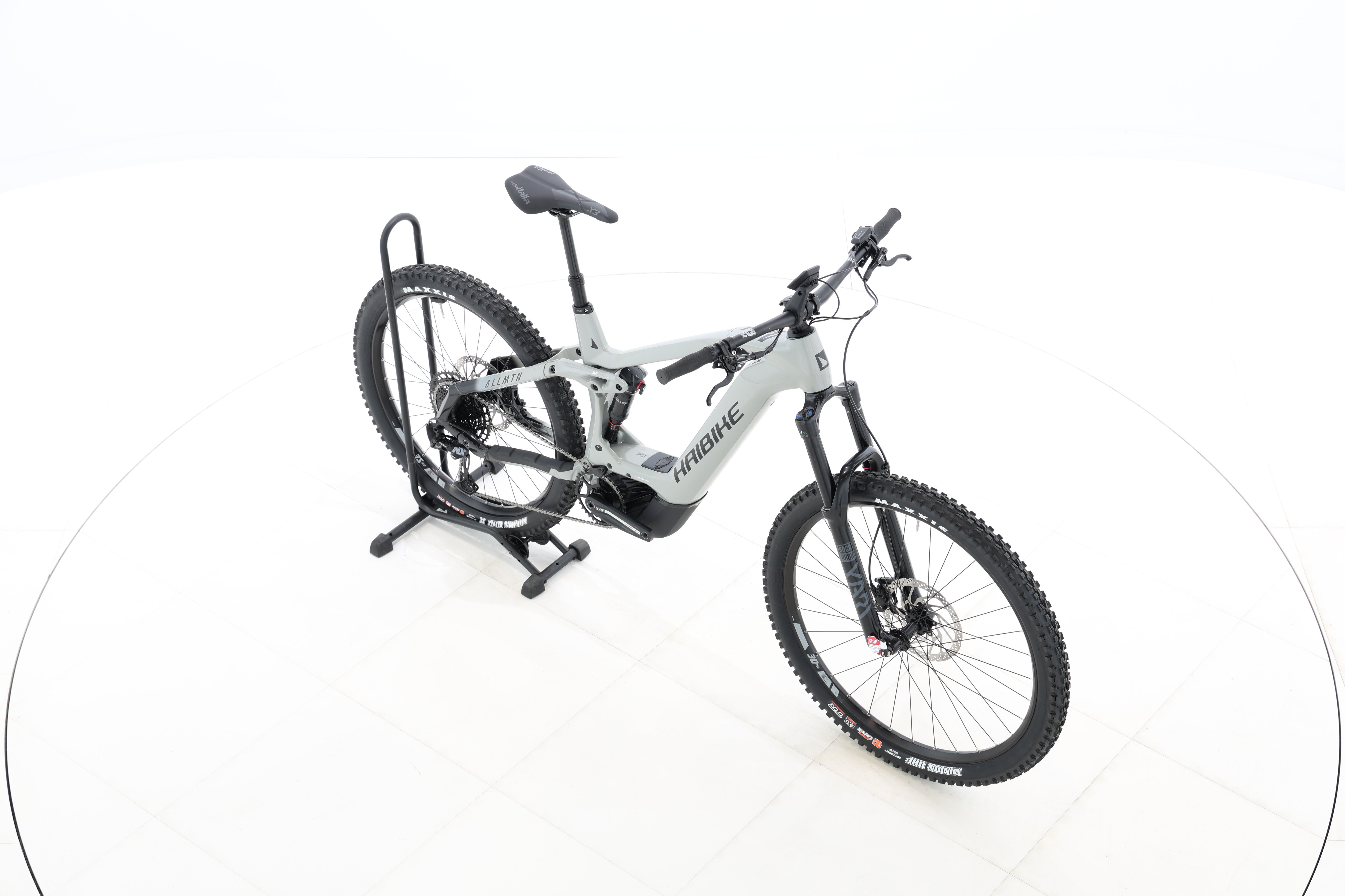 e9ebf3d9-d333-458c-96fe-ecf7e4d18a17