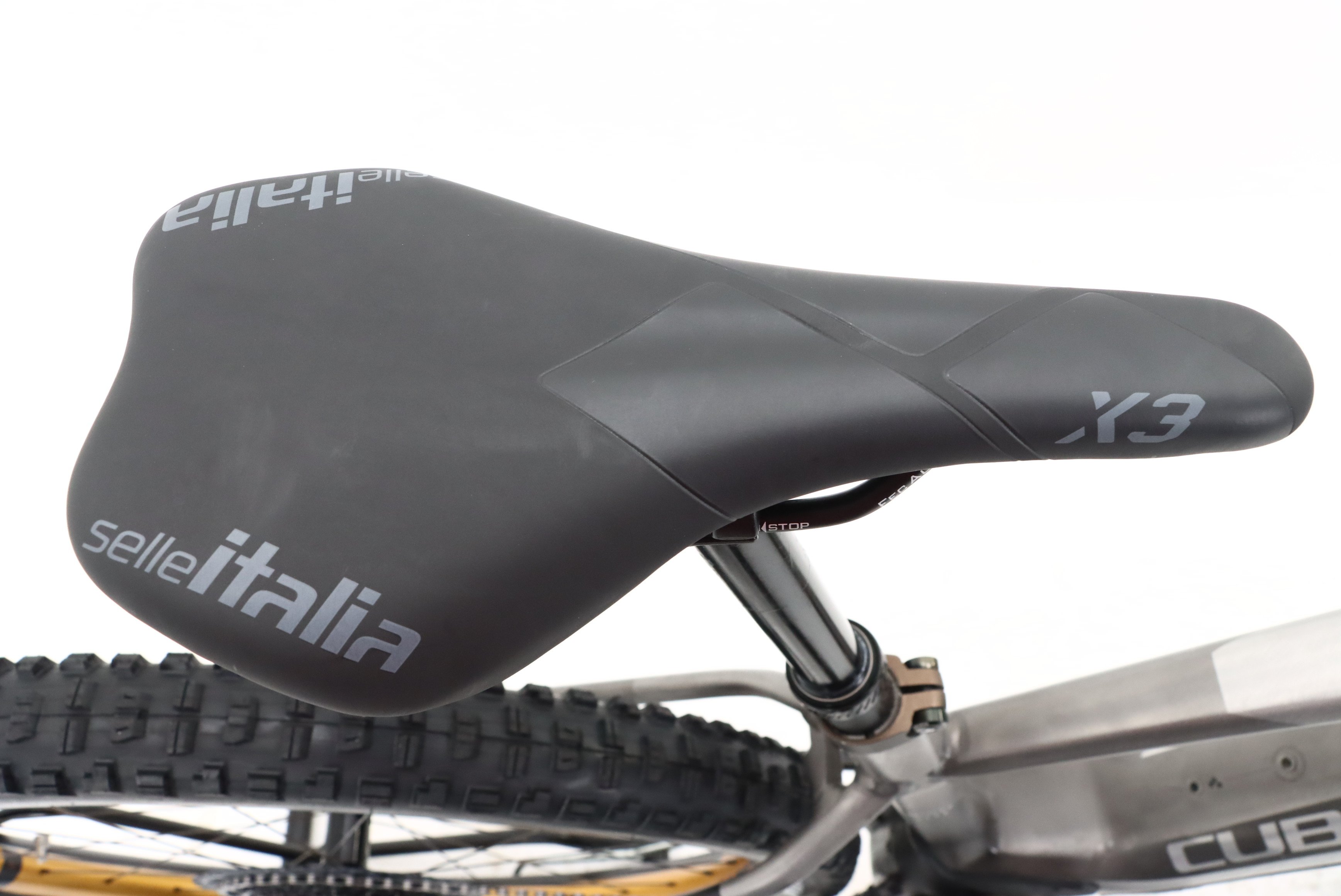 9037c52b-f1ec-48b1-9557-c72b4f6ec1bb