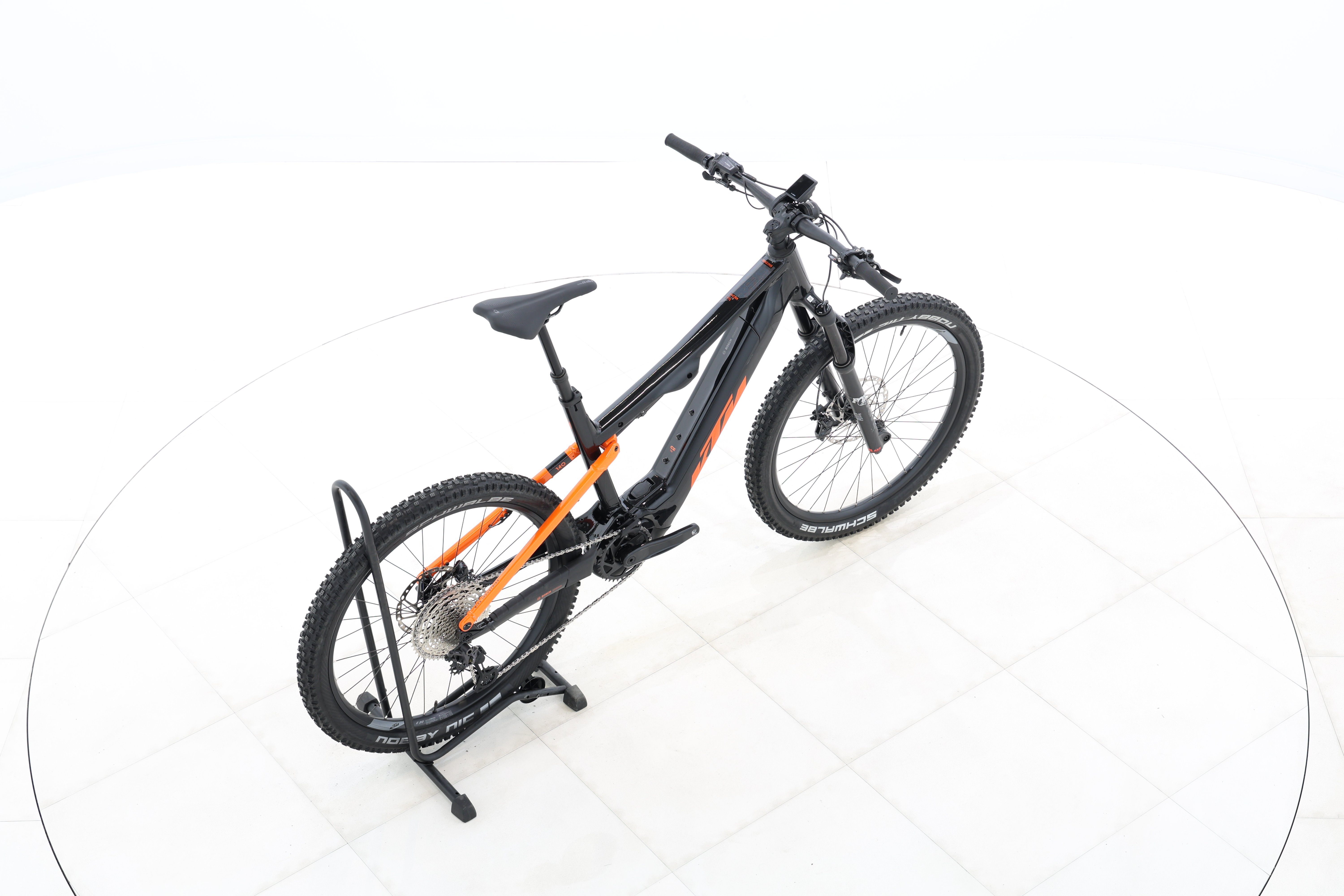 b8e0f95b-2b88-4914-9029-57fe3992890e