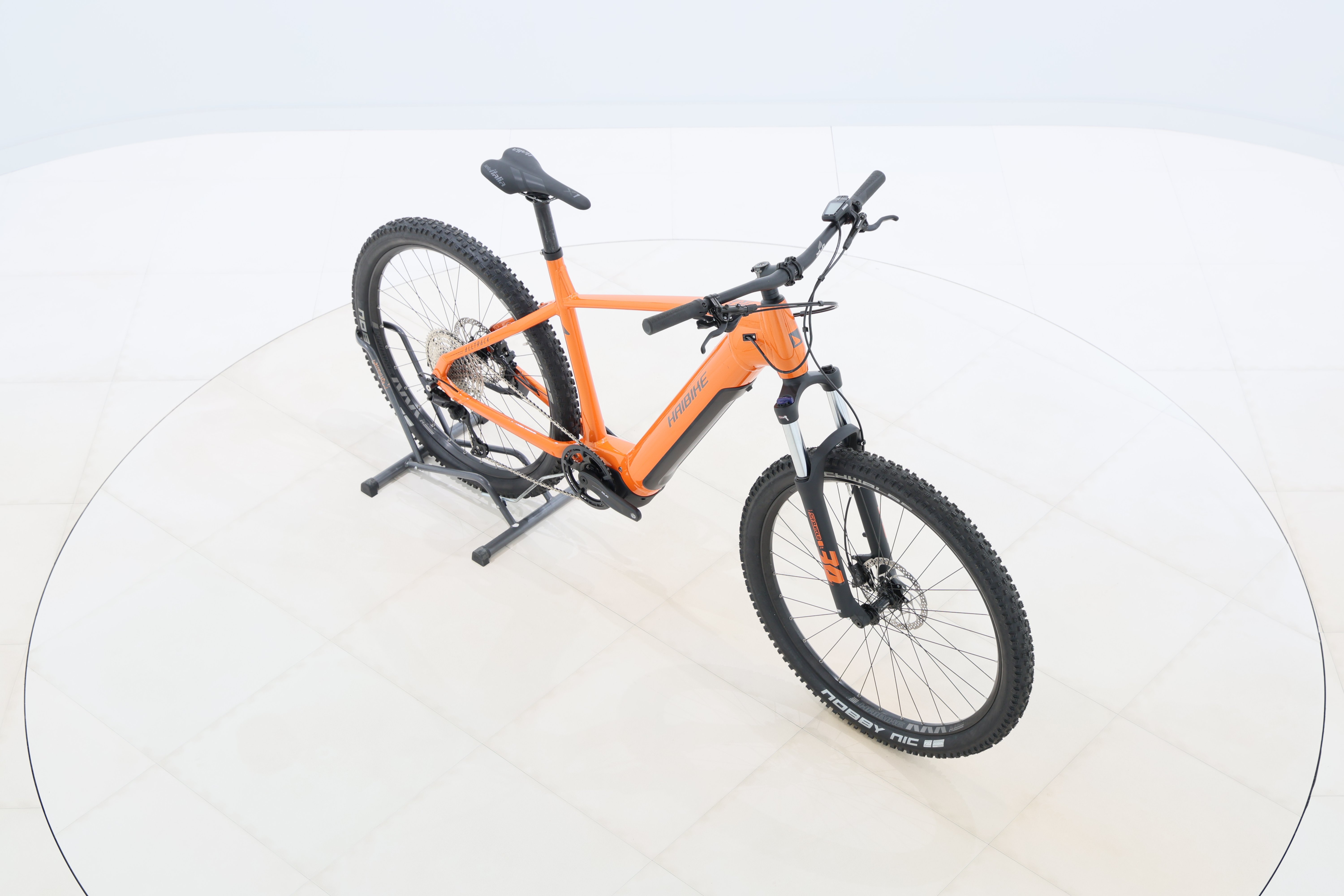 b6fb3723-b52c-41e1-b4bc-8b7b4fa6a46a