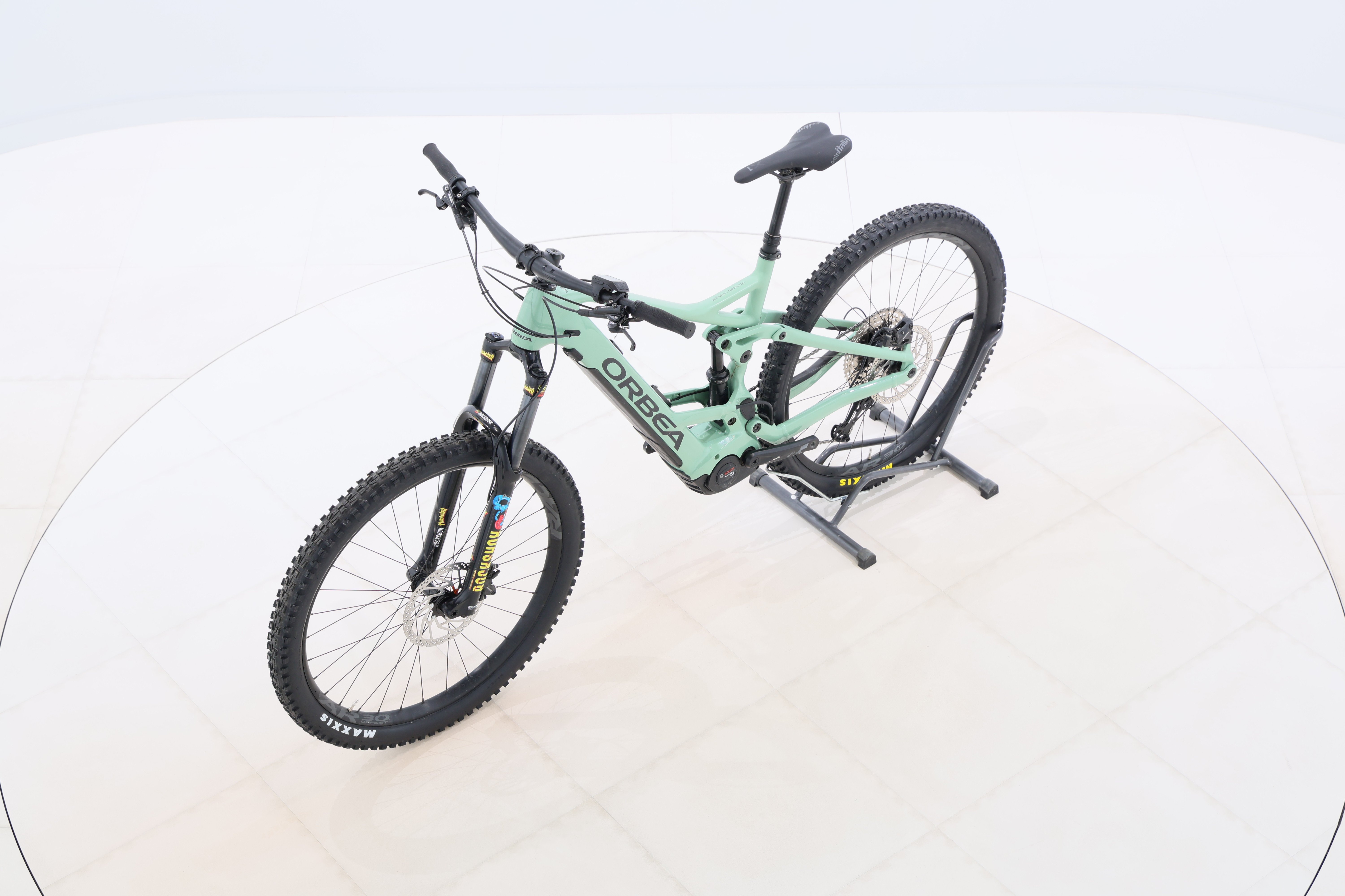 5c028b57-62fb-4c85-9a43-5a7b9cf150c0