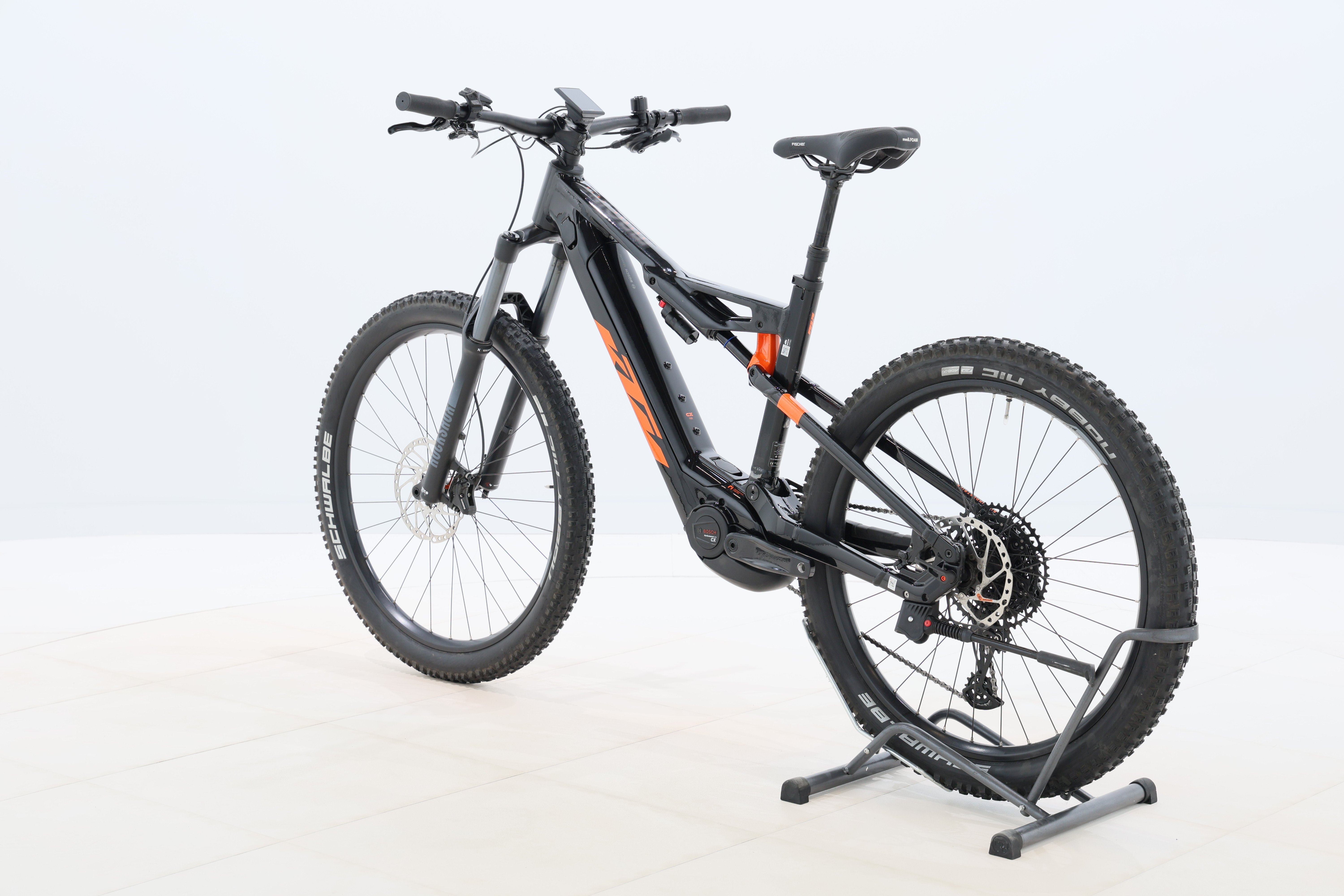 8d9a463c-c2f5-472a-b3fe-d838d13ac331