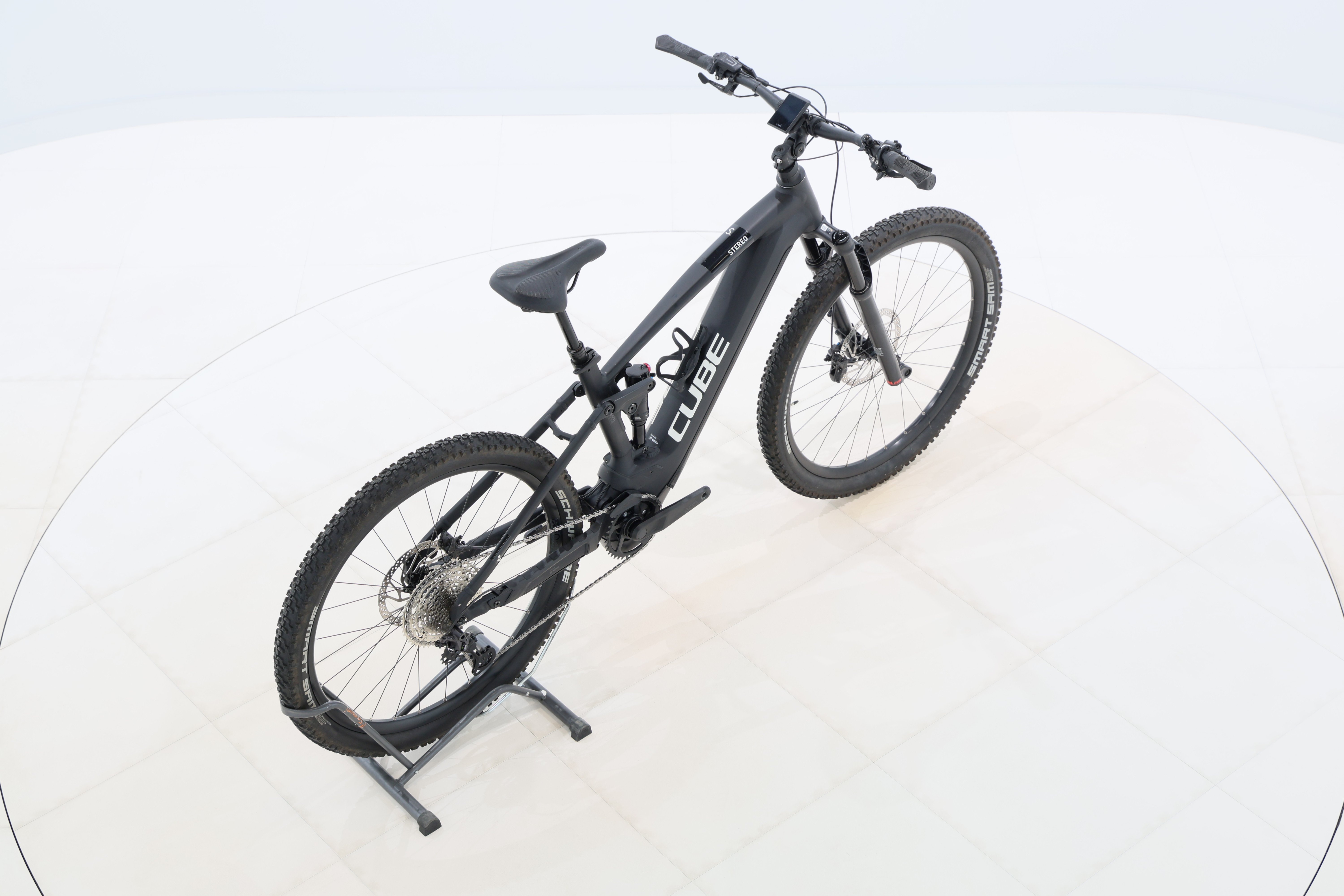 e274bec2-9dd9-4644-a632-e113bb233996