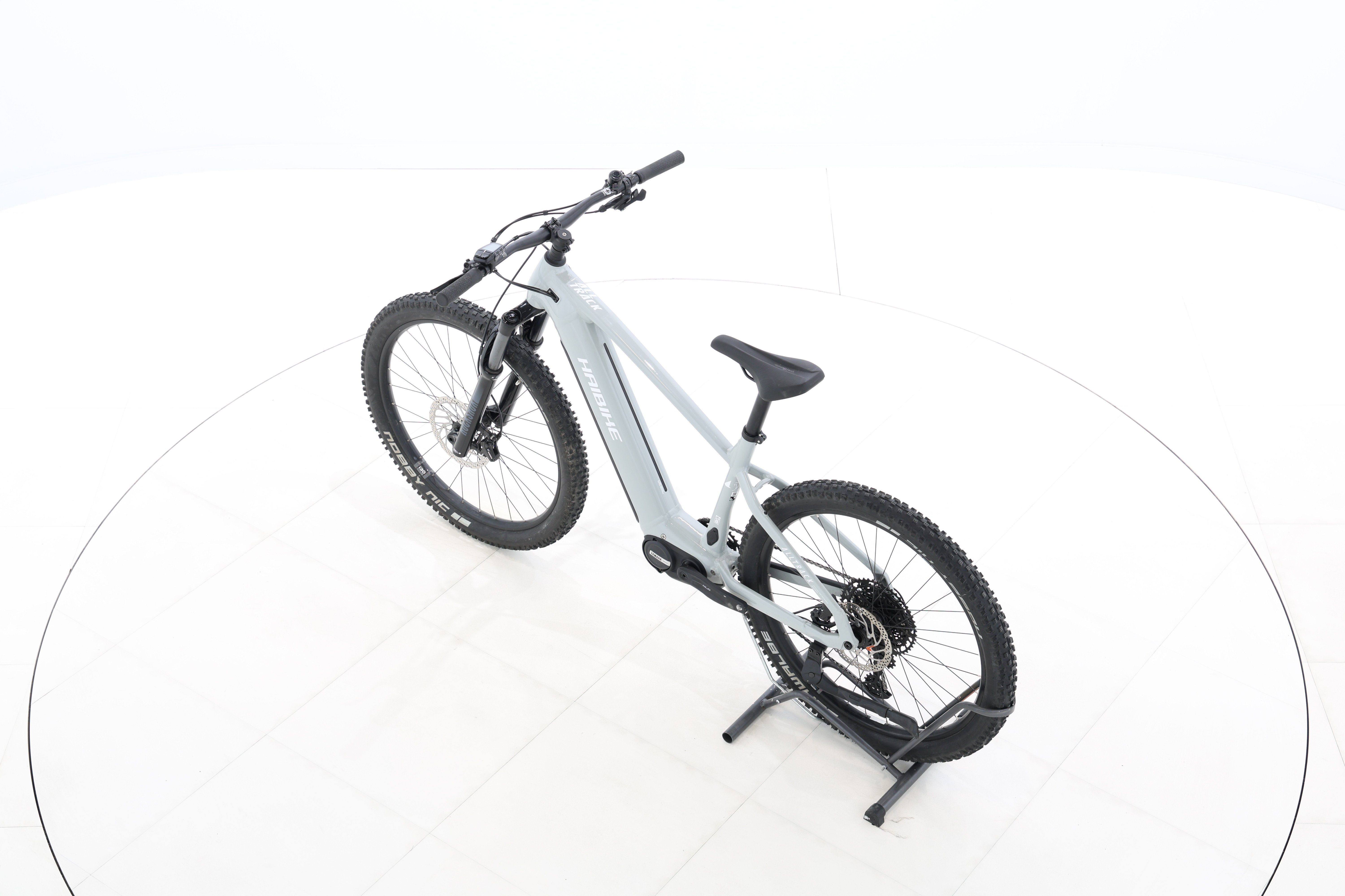 81bb8152-d6fa-4e26-8440-2ddbaf4ab8ec