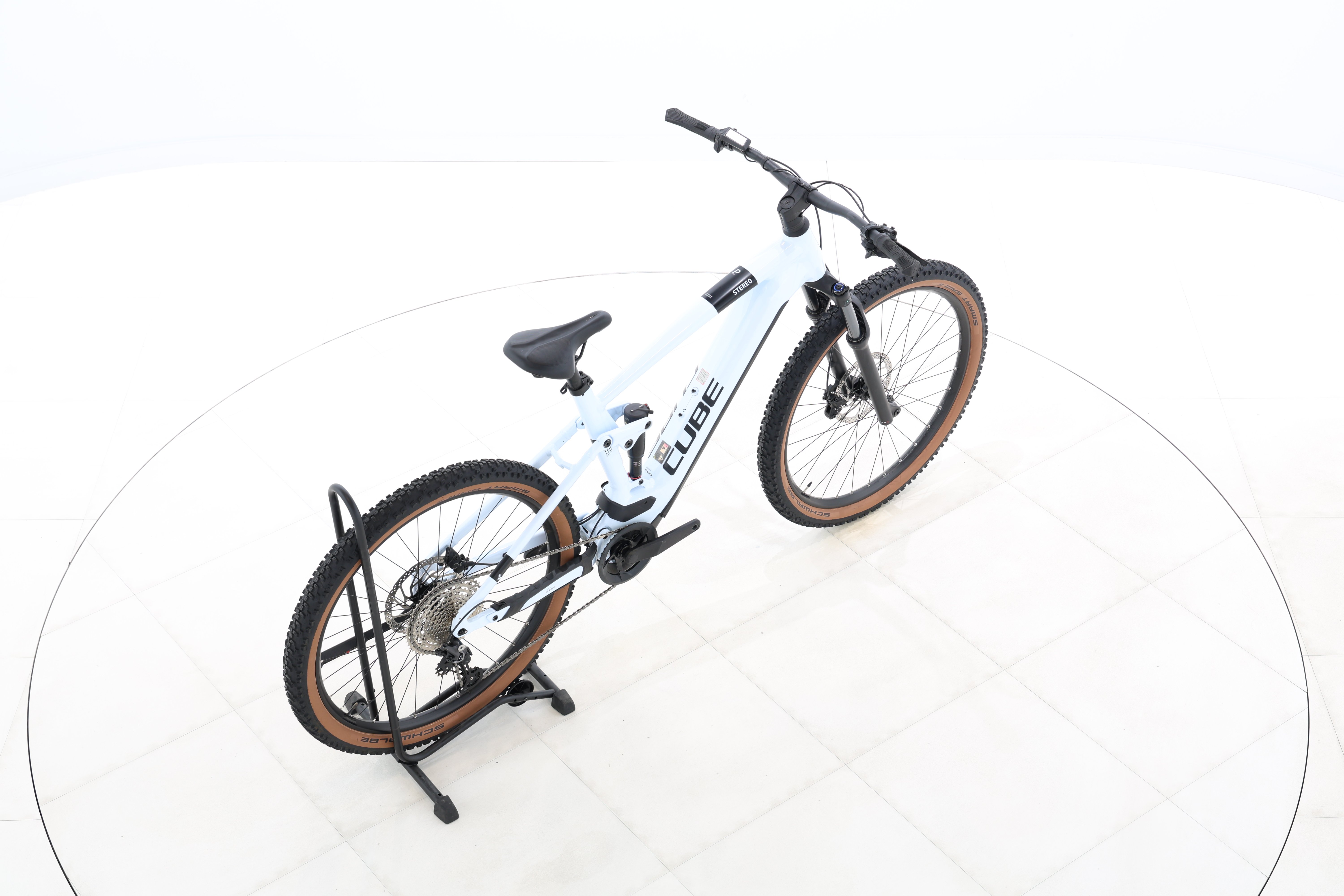 0b4d2b73-3a3e-4e27-b28b-3e3ddbe6d4b9