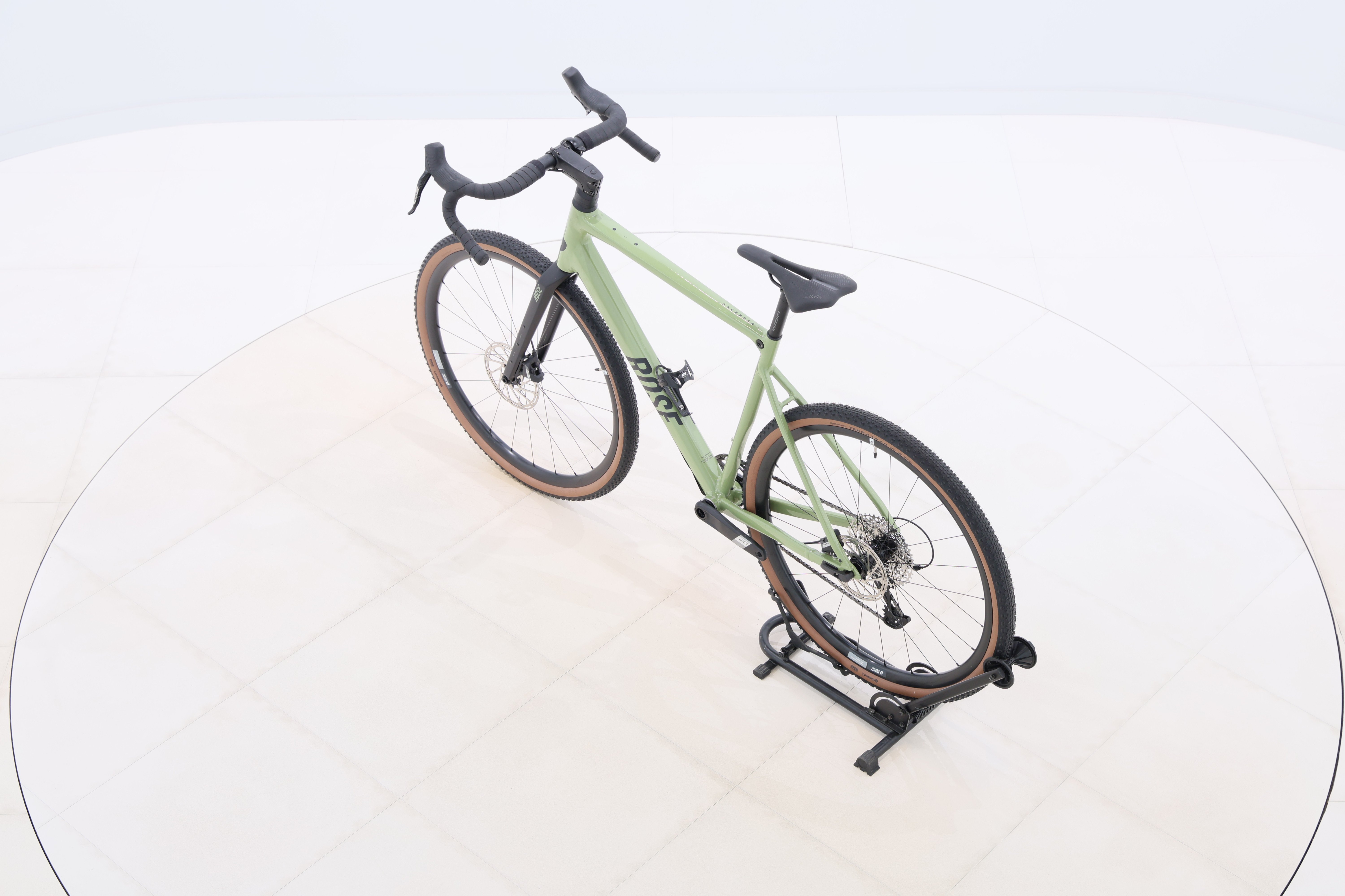 e26a3998-78a9-4800-8187-fc21bebc0afa