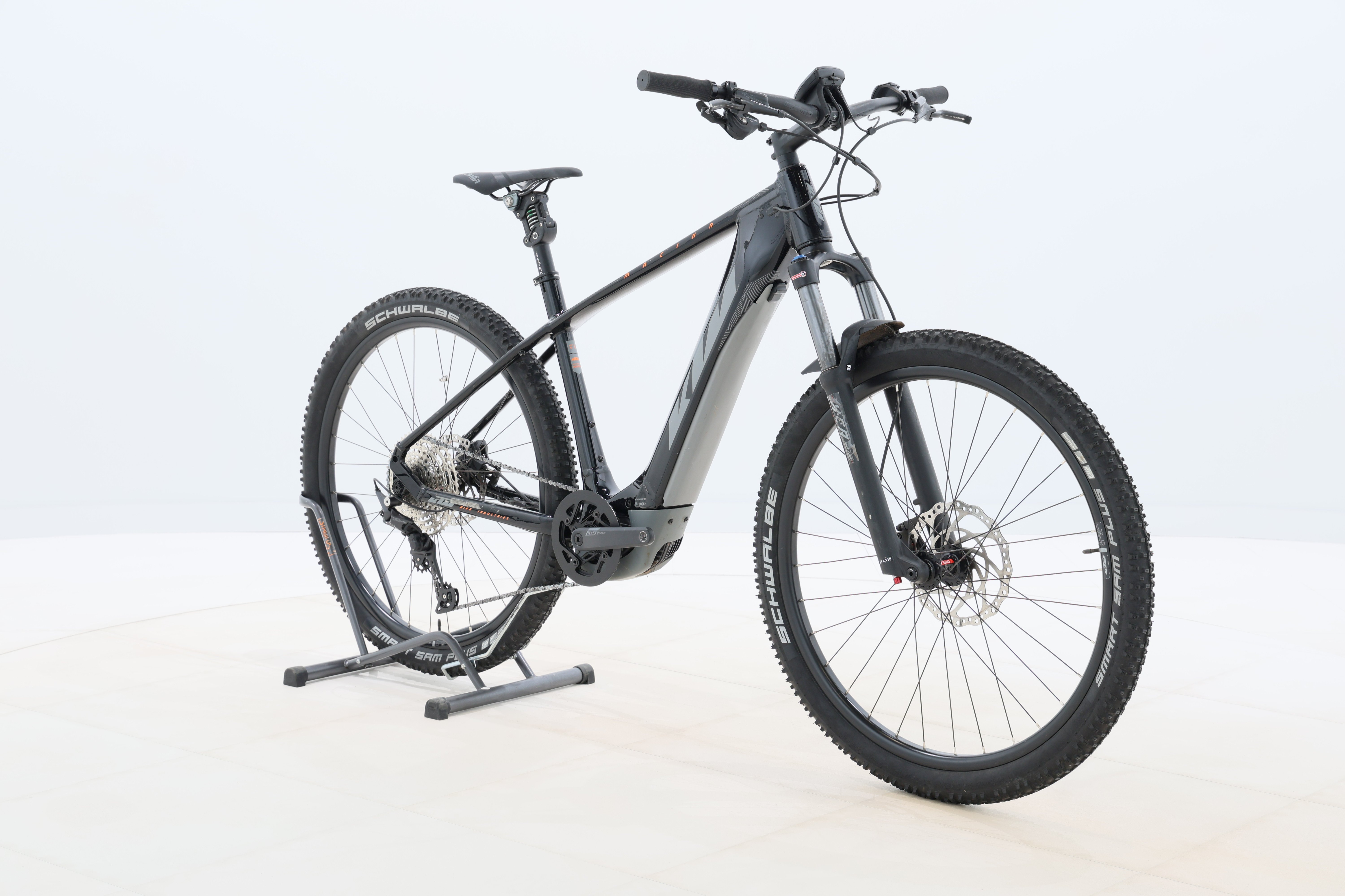 f0feb666-0720-4884-8c21-6a9eeca4163d