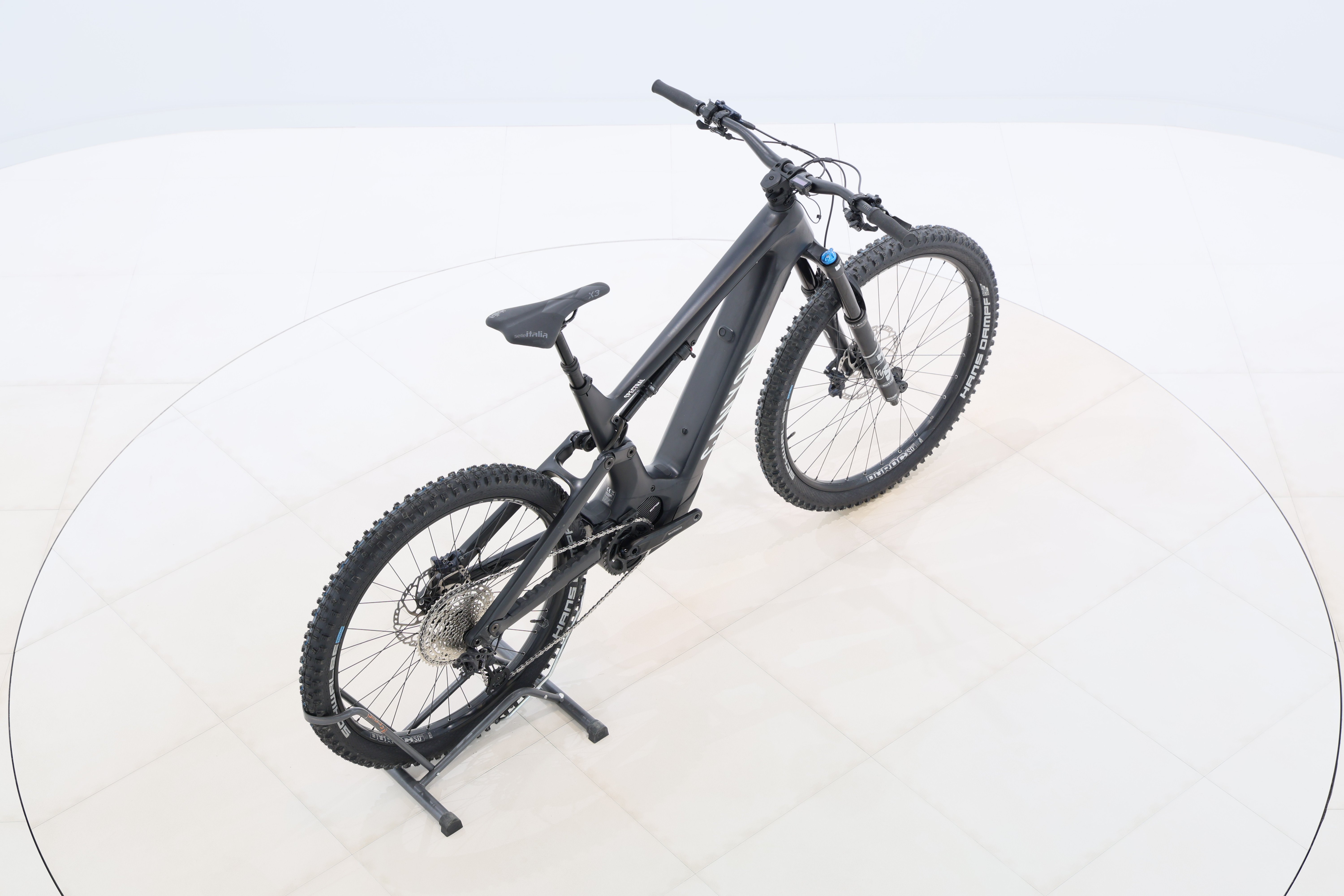 0b5ce323-e577-455f-8818-82c633f3bc89