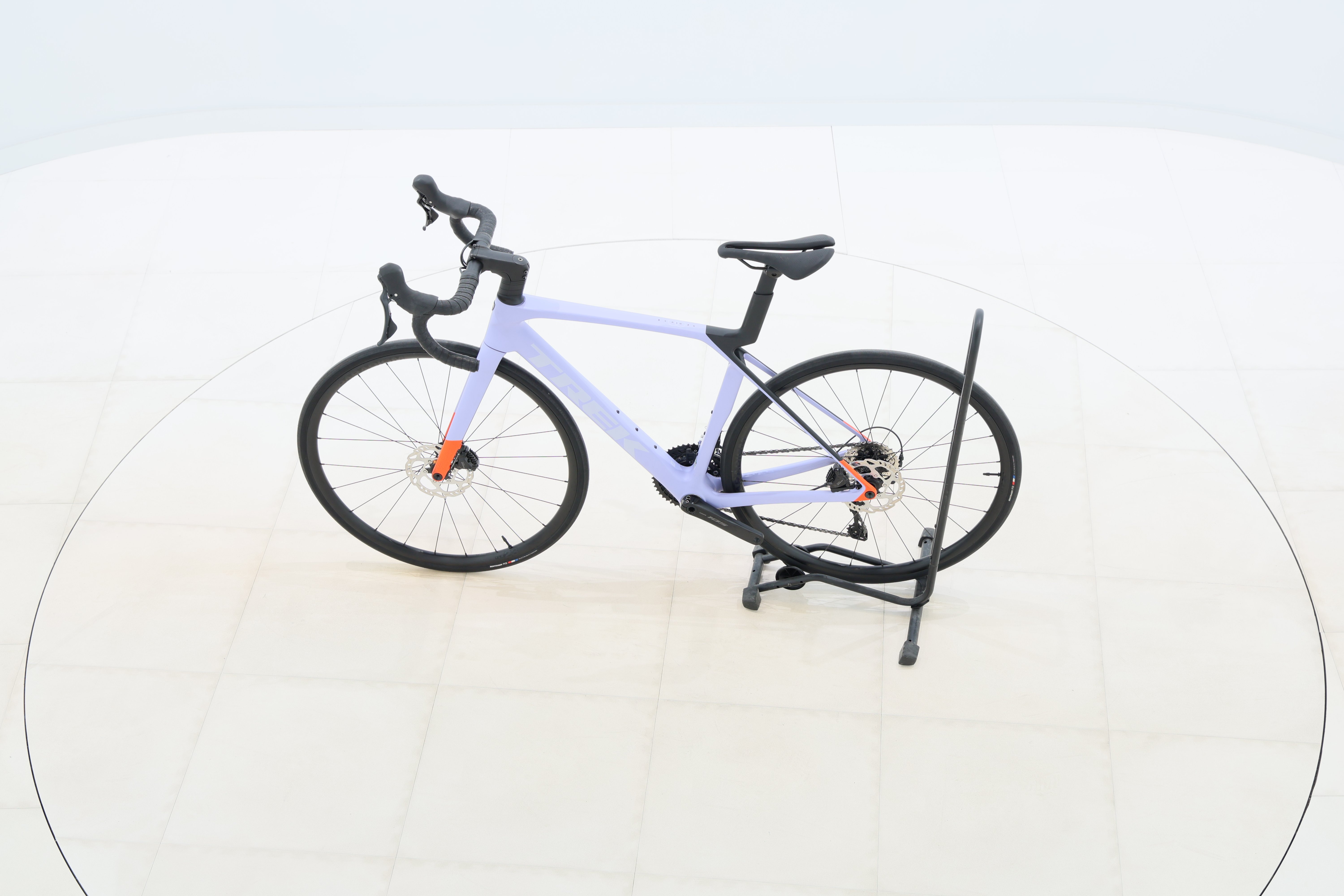 6fc694fa-b1d7-4651-af10-12c84860317a