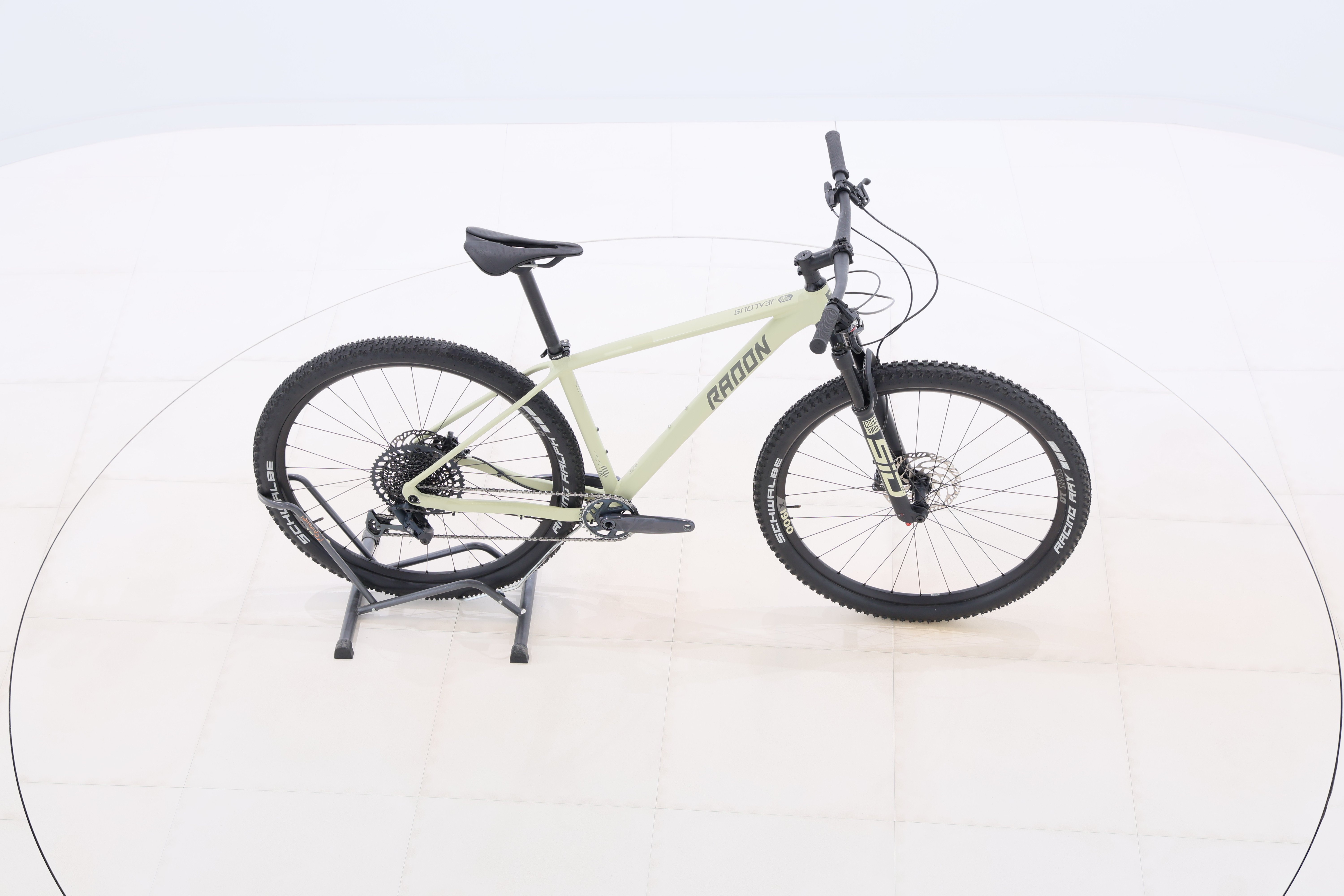 a74ec87e-1636-4c59-87eb-57d24f374d5a