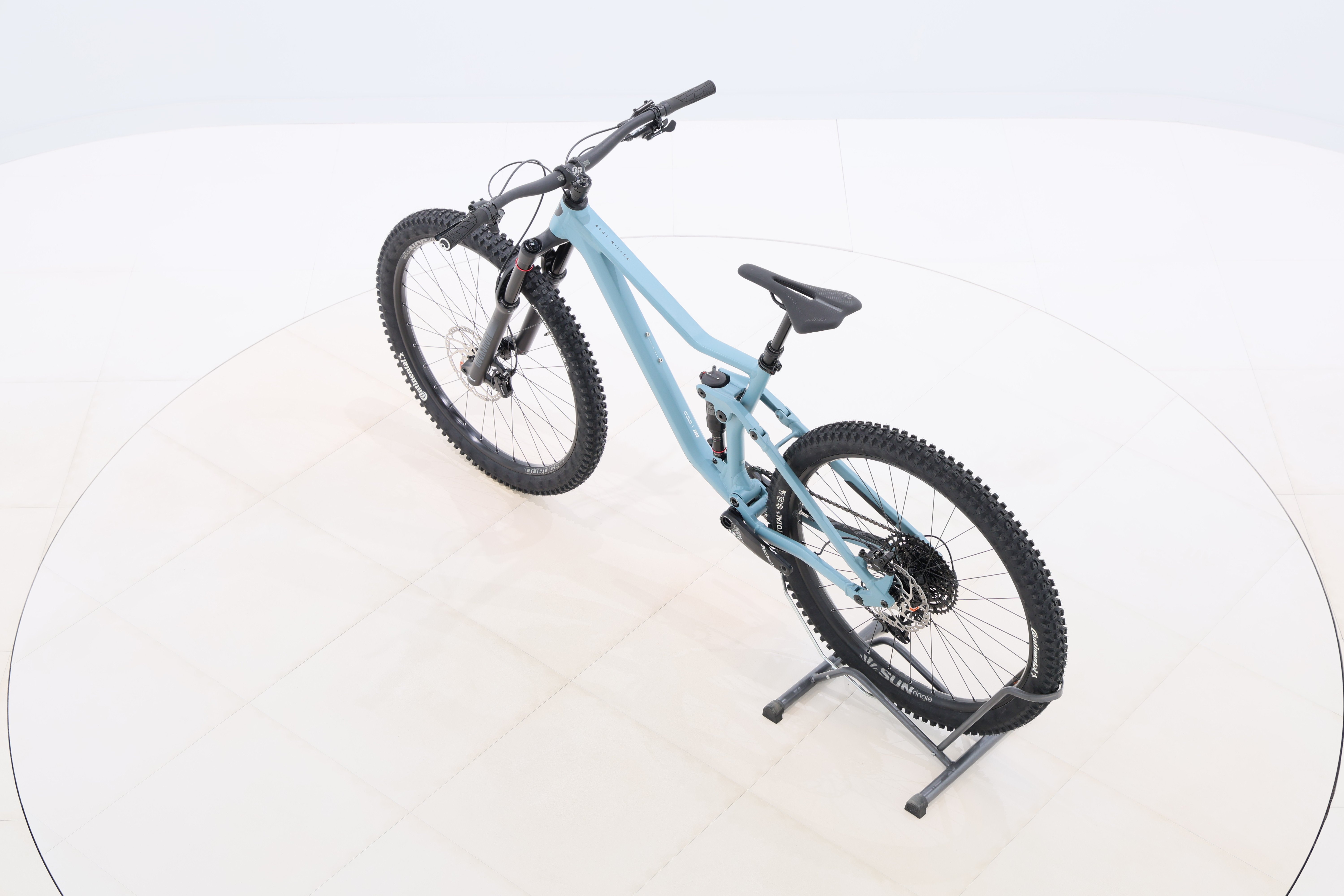 bc138b7a-7082-421a-bb72-a2e5f98404f9