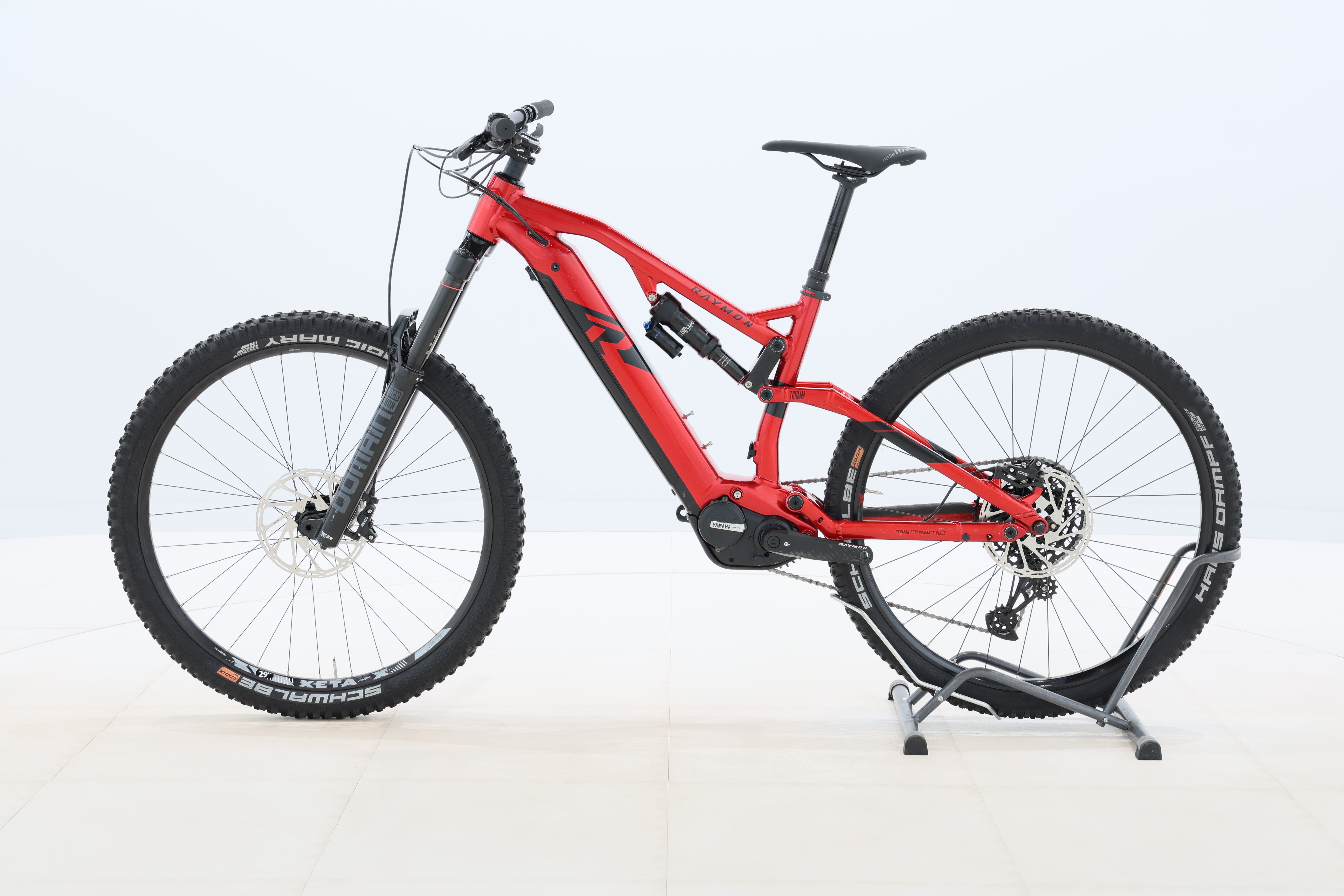 ce3f163a-49b7-4ded-83e6-8a8f08198e2c