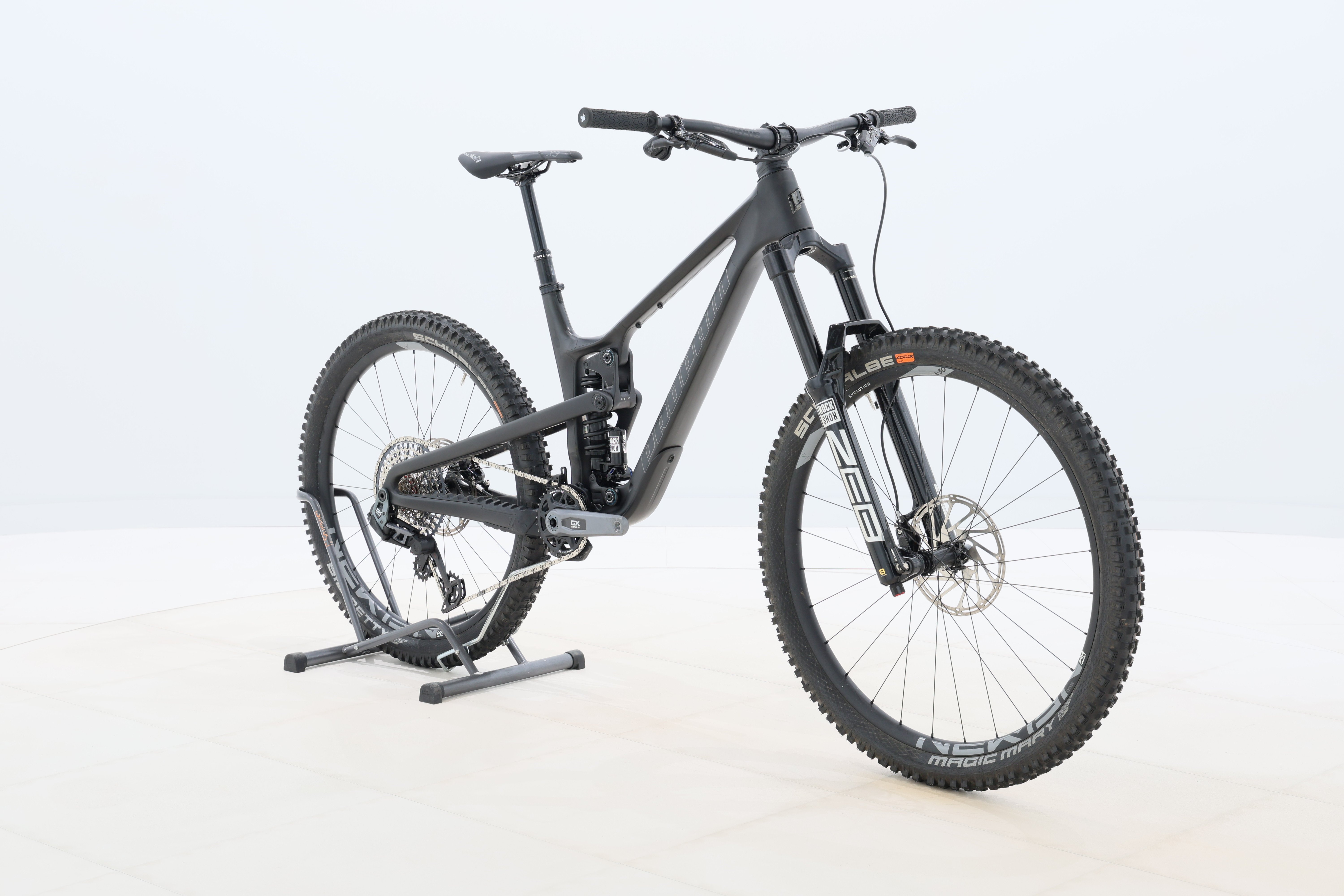 b7894adb-0f55-490d-9bed-03e94b0c39f7