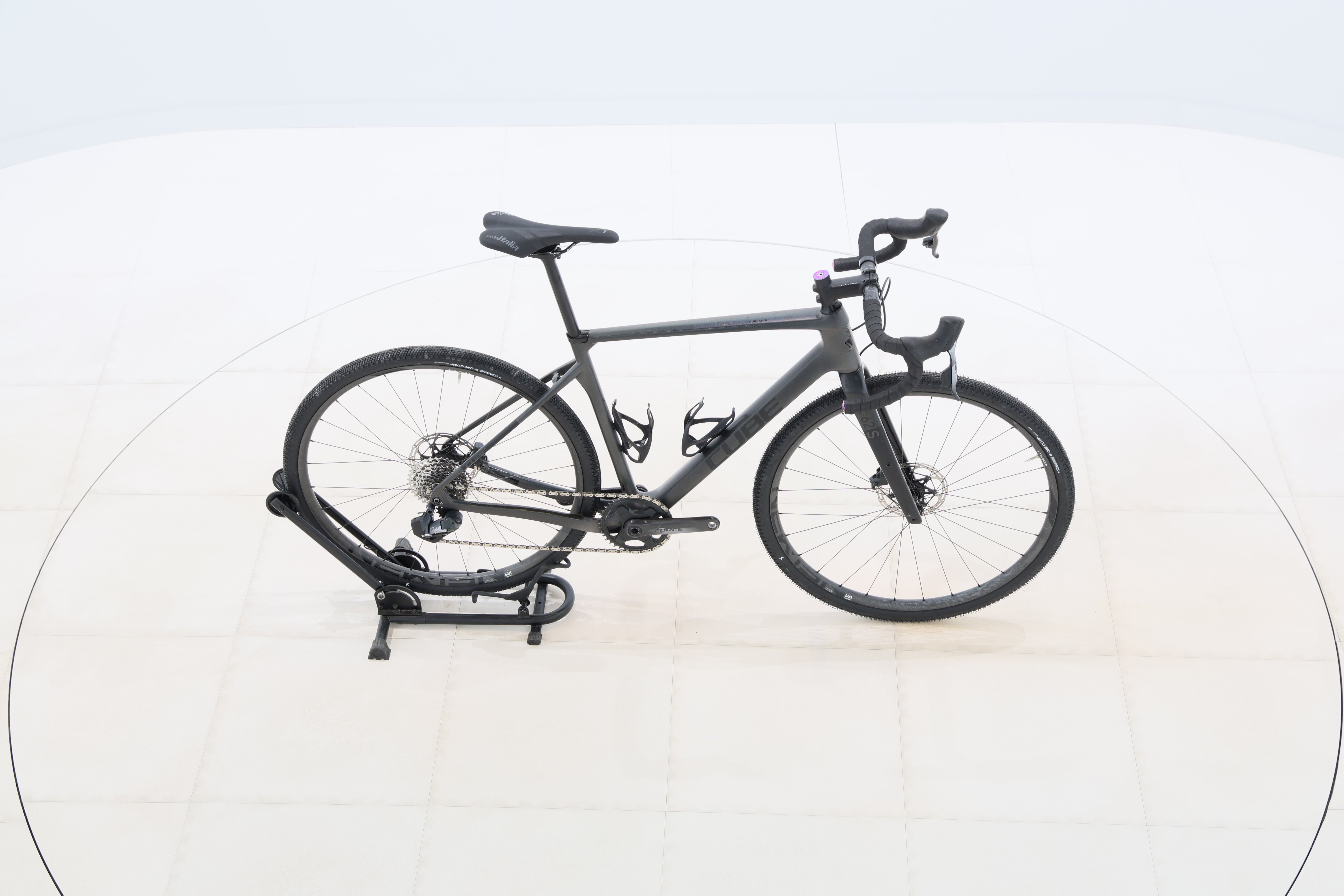 cb90dac5-e7f4-4d49-928f-4daa13267046