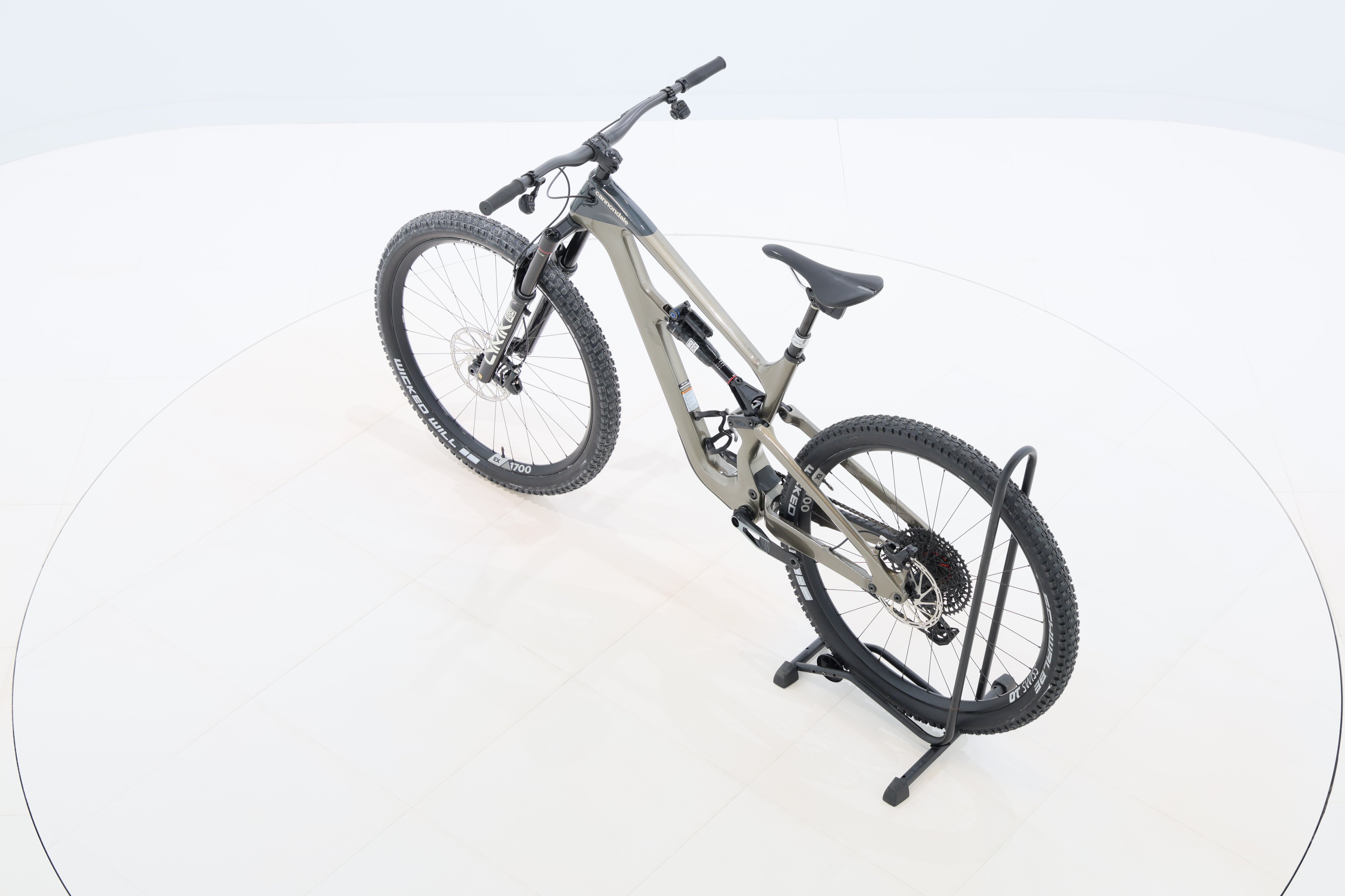 16b9b5d2-89e9-4c72-a3ac-2a67efe3e111