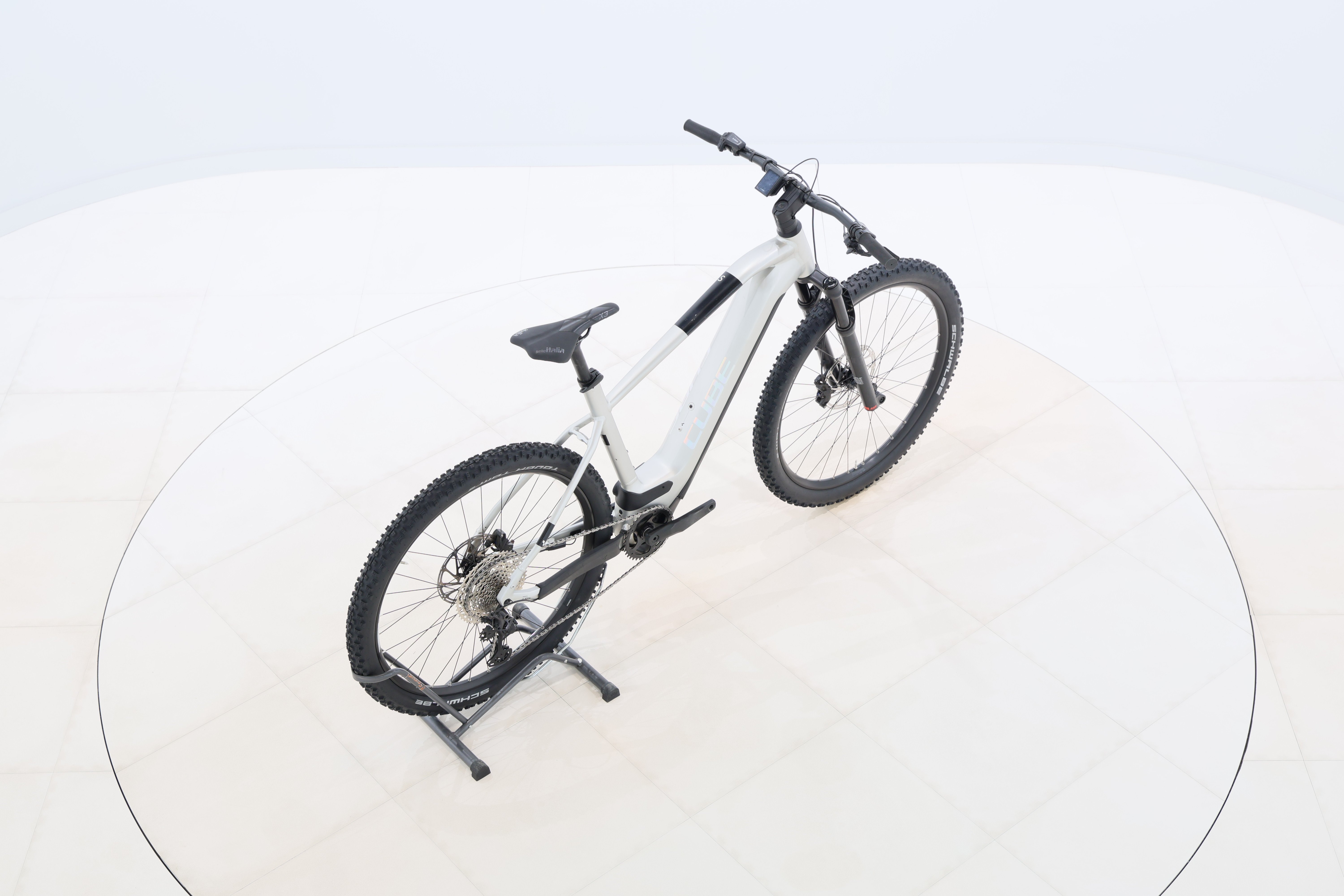 b20ef81b-c400-4c63-a309-5c96fe38114a